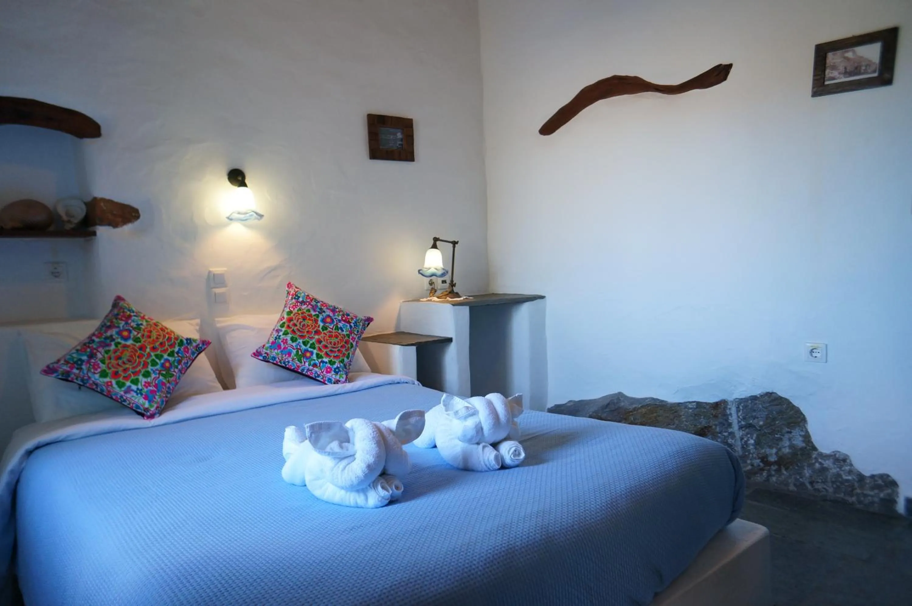 Bedroom, Bed in Pano Gitonia