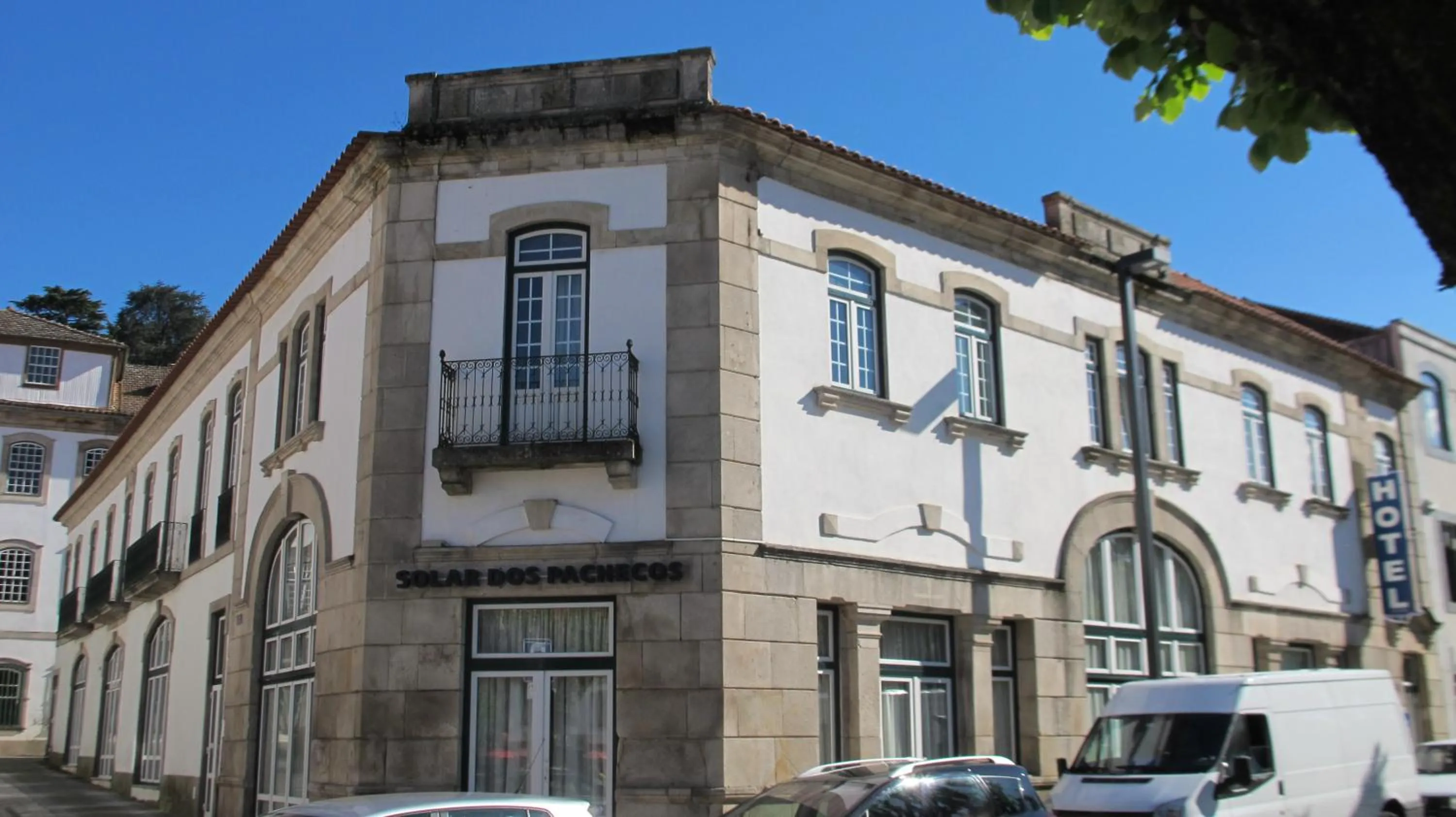 Facade/entrance in Hotel Solar dos Pachecos