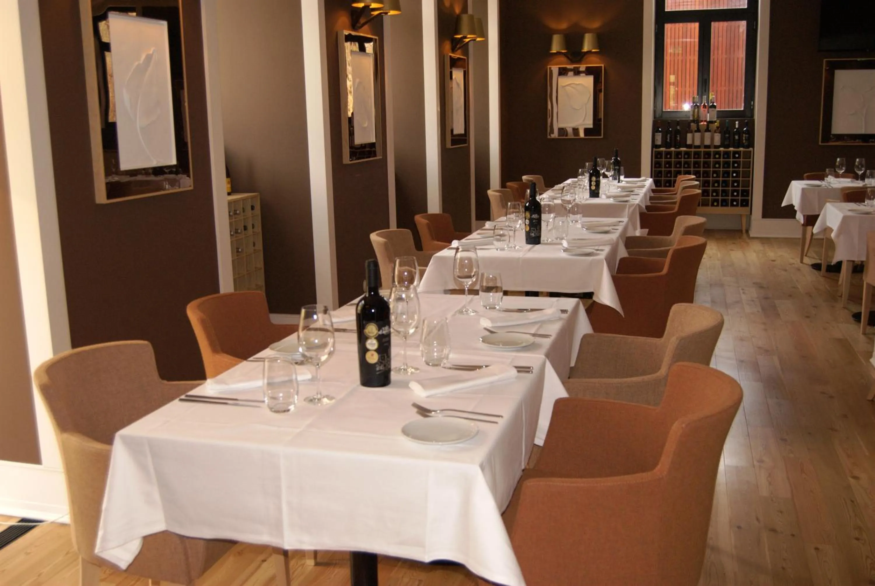 Restaurant/places to eat in Longroiva Hotel Rural