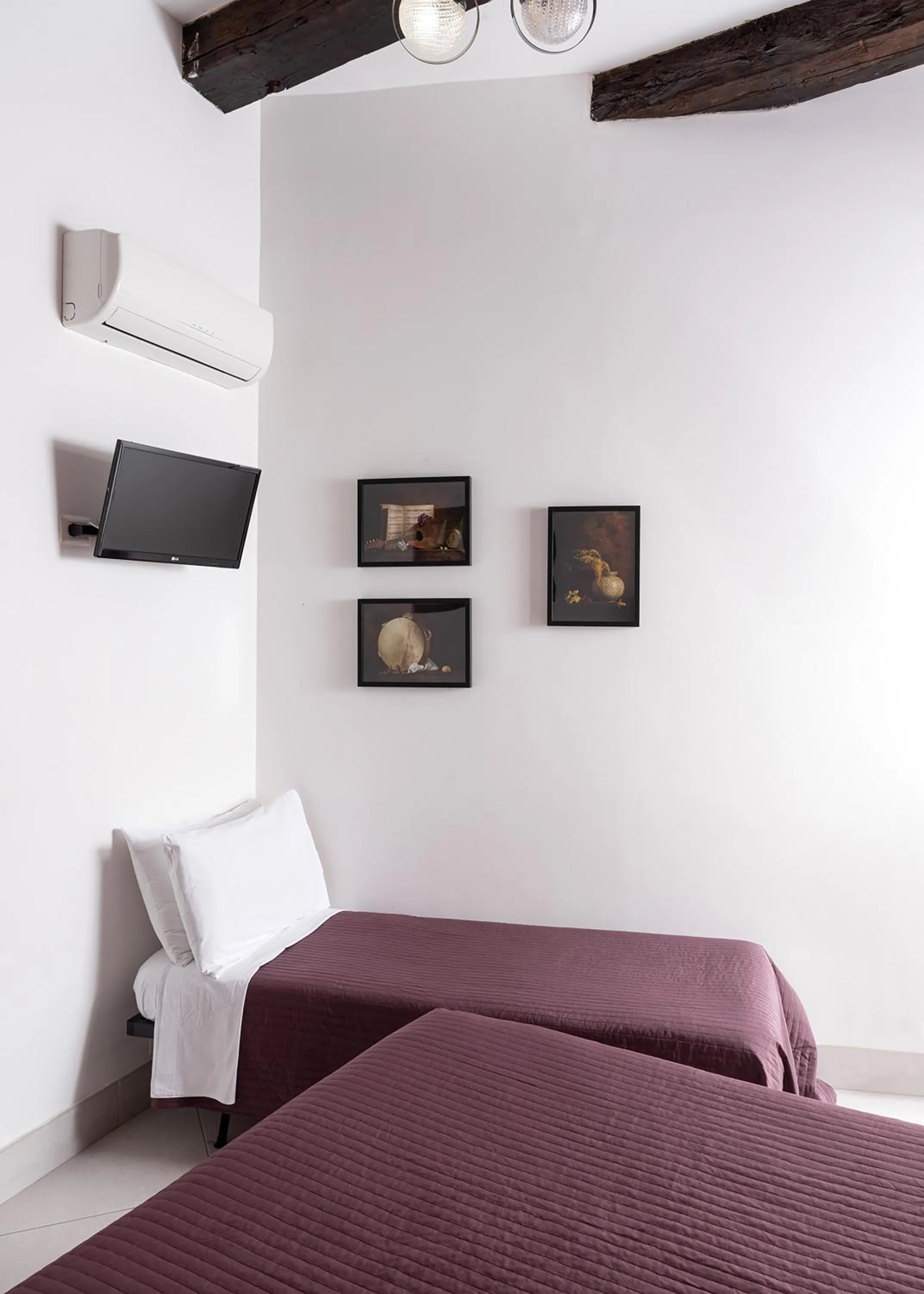 Bed in Petrucci Garden B&B