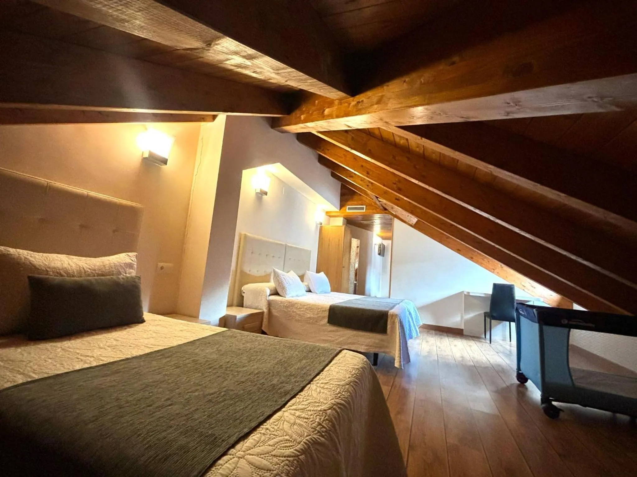 Bed in Hotel Molina Real