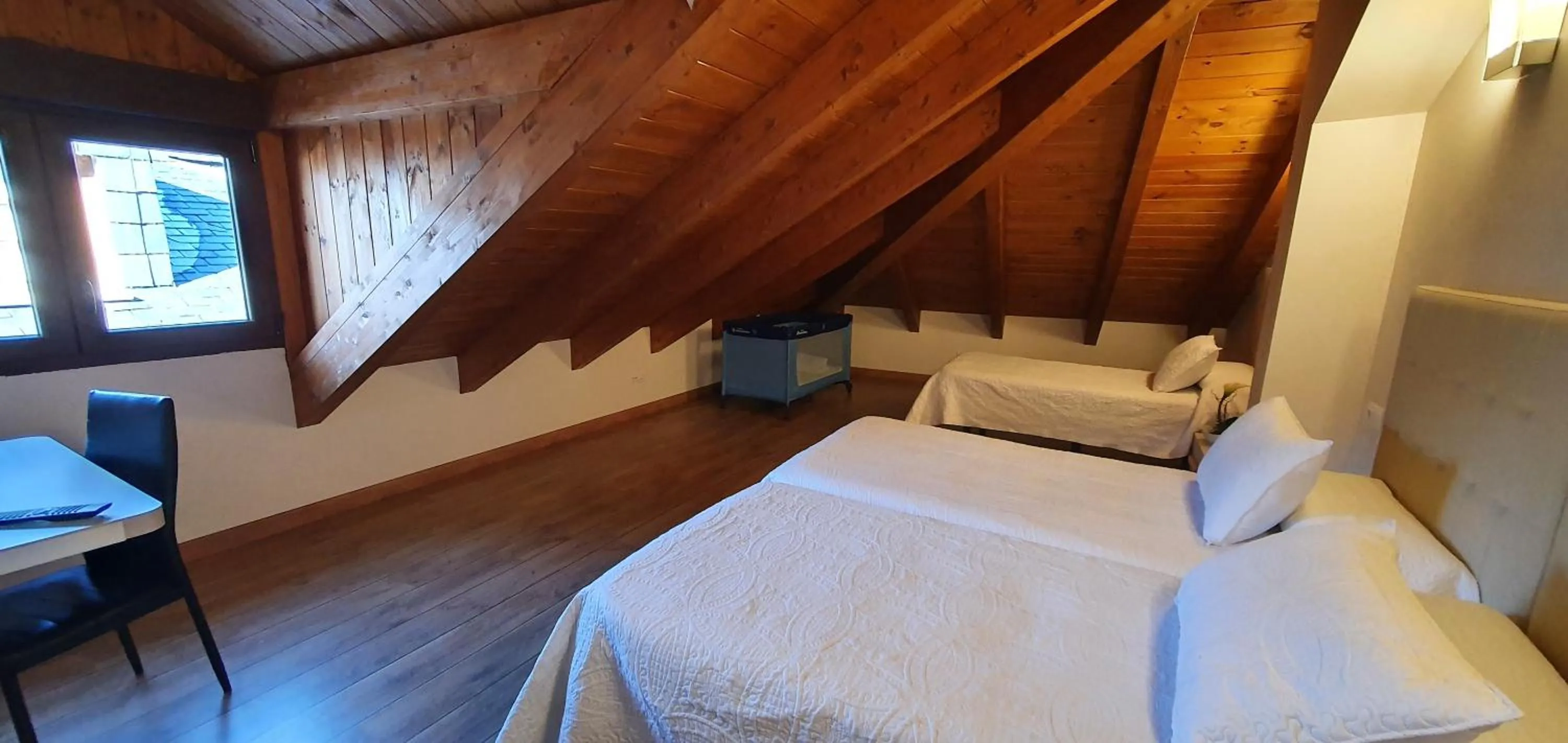 Bed in Hotel Molina Real