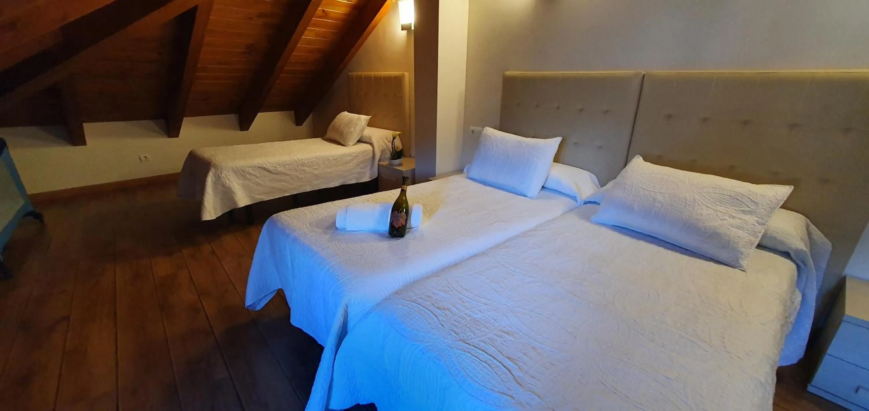 Bed in Hotel Molina Real