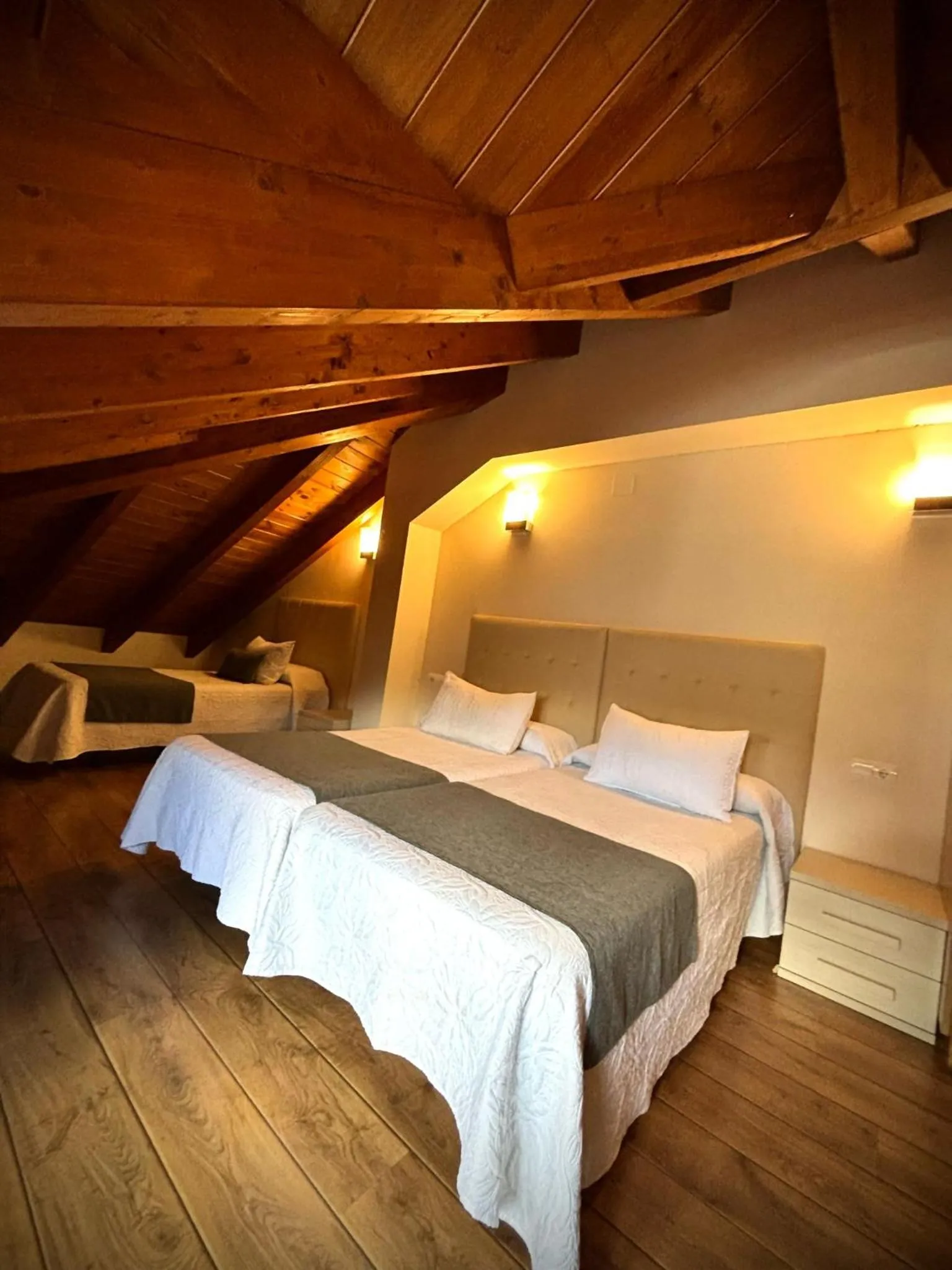 Bed in Hotel Molina Real