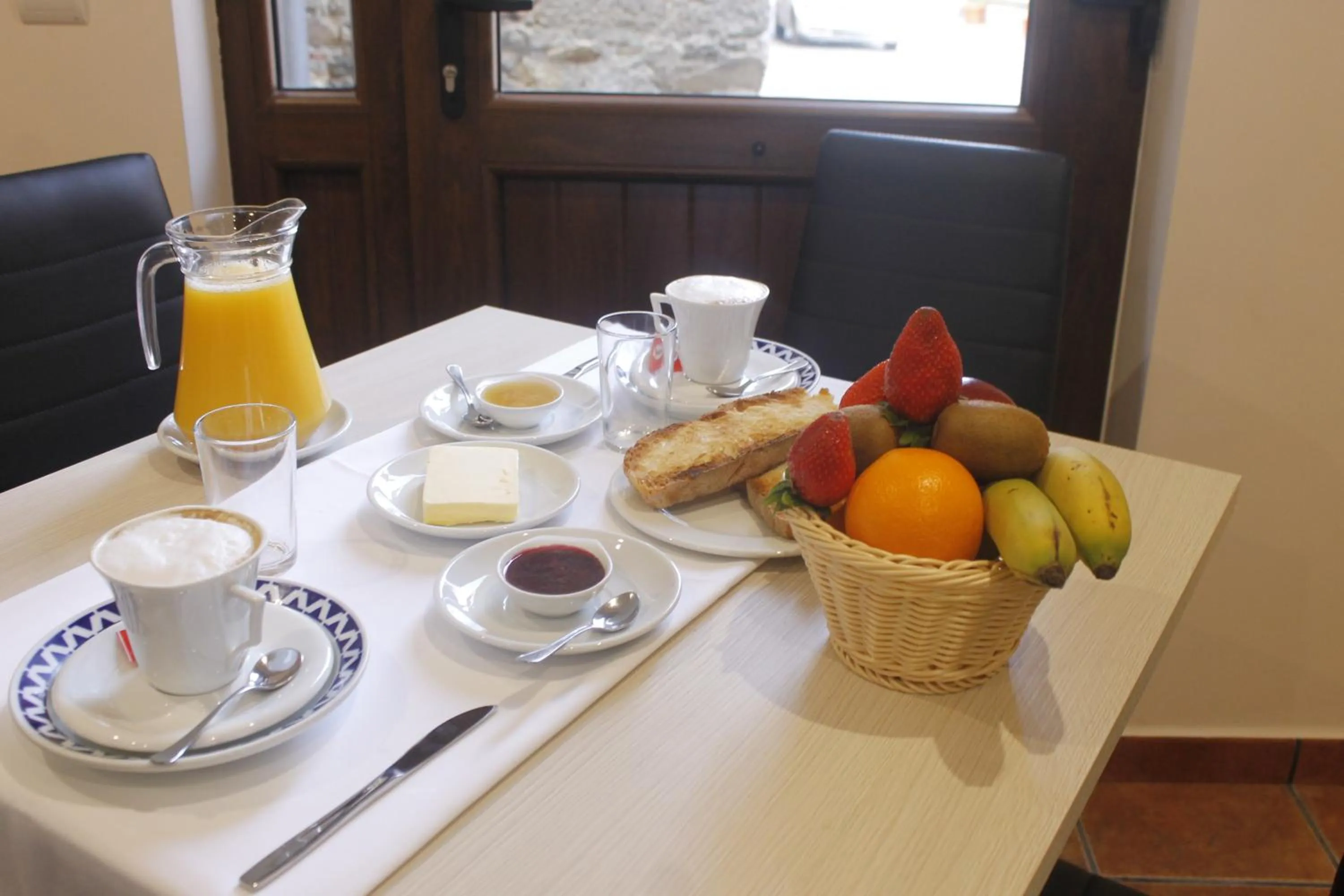 Continental breakfast in Hotel Molina Real