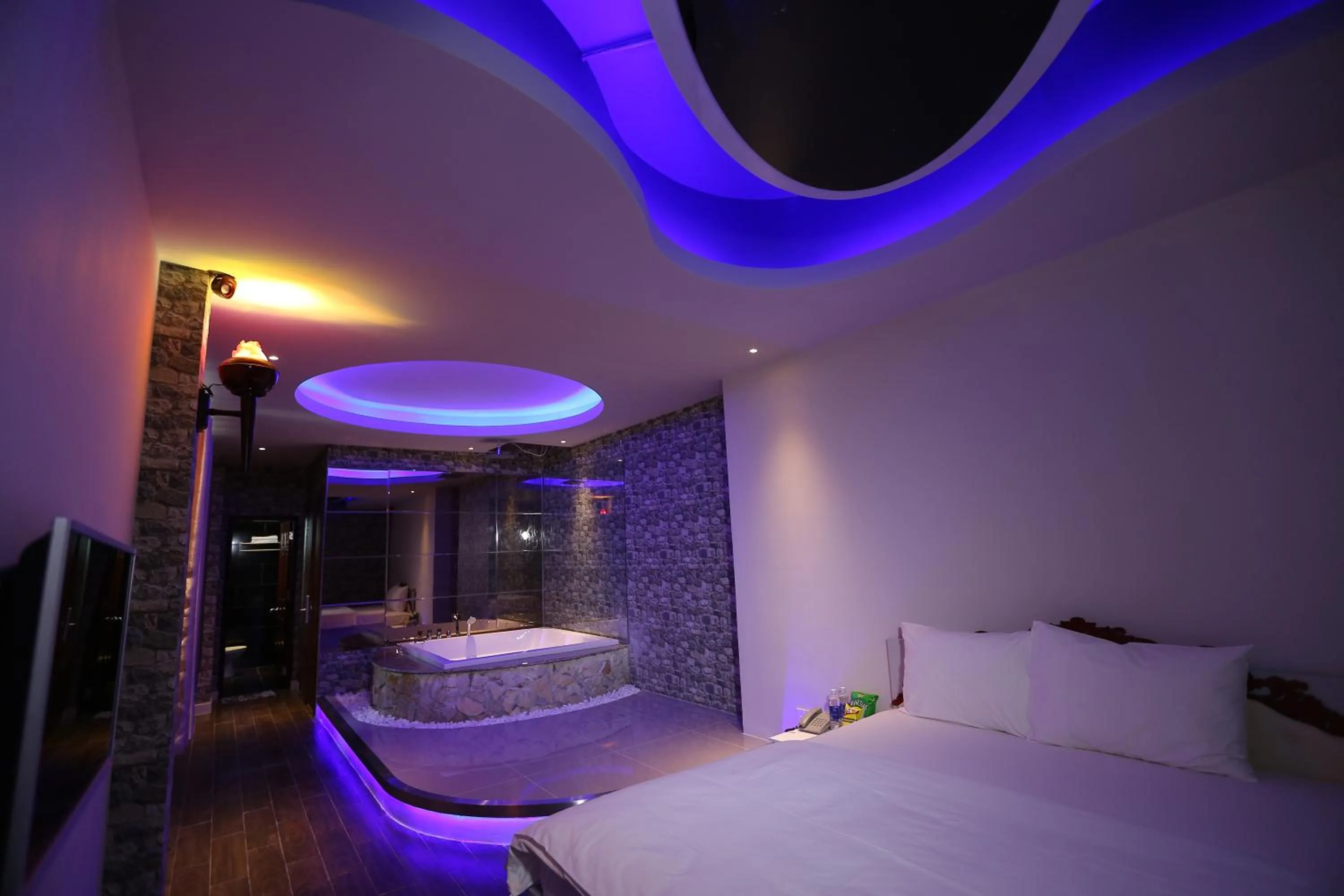 Property building in Bonita Grand Hotel