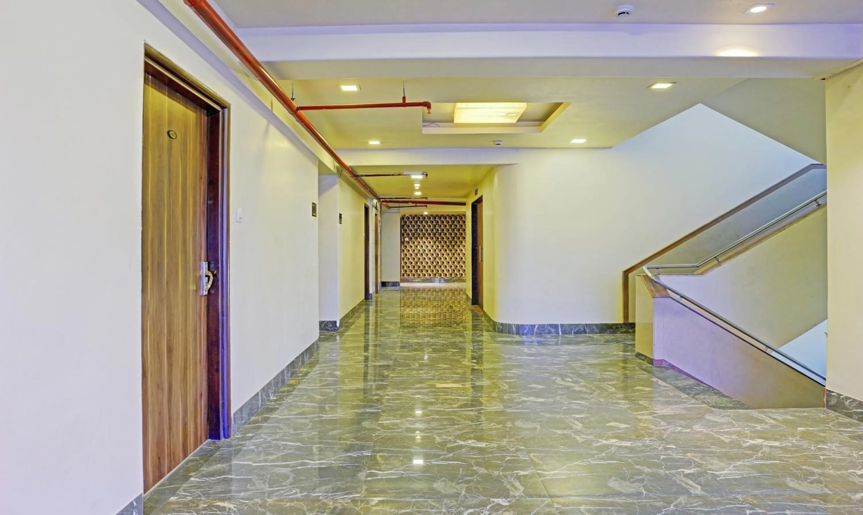 Lobby or reception in Treebo De Grandeur Anand Nagar