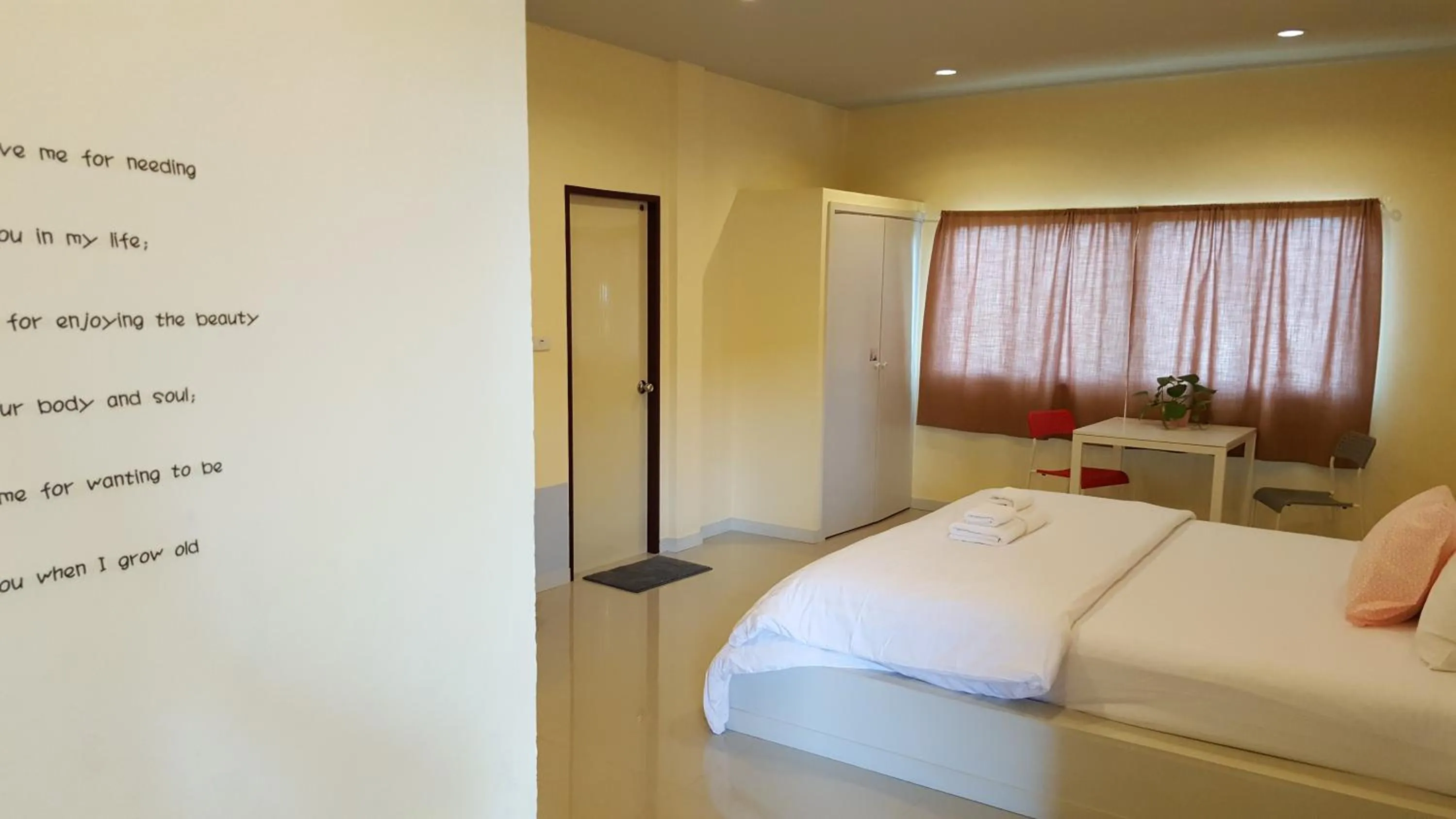 Bed in Juntima Place at Amphawa