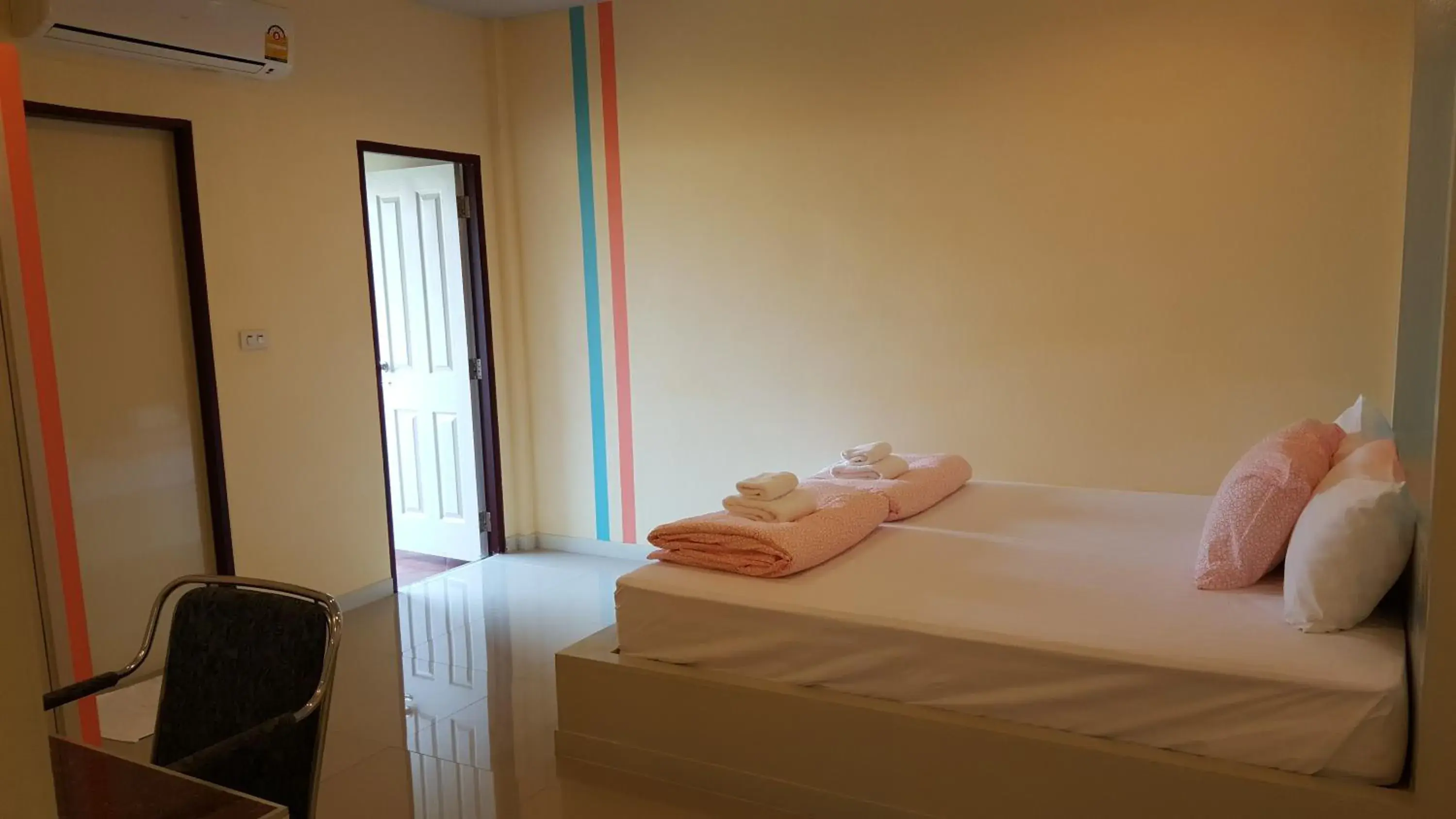 Suite in Juntima Place at Amphawa Suite in Juntima Place at Amphawa