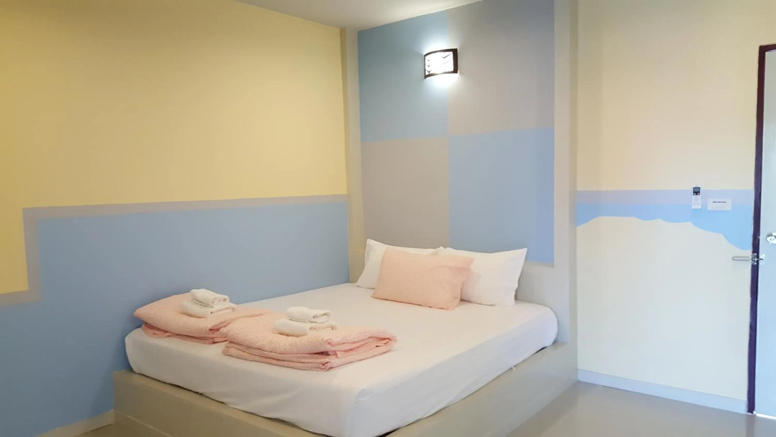 Bed in Juntima Place at Amphawa