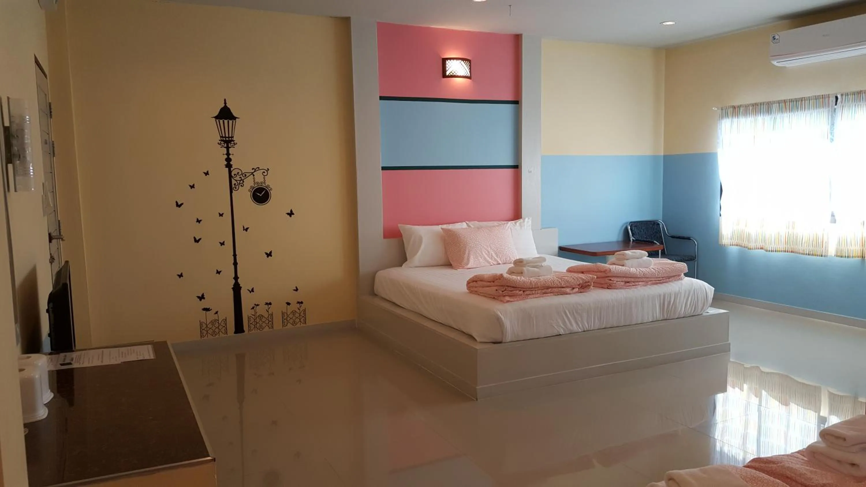 Bed in Juntima Place at Amphawa