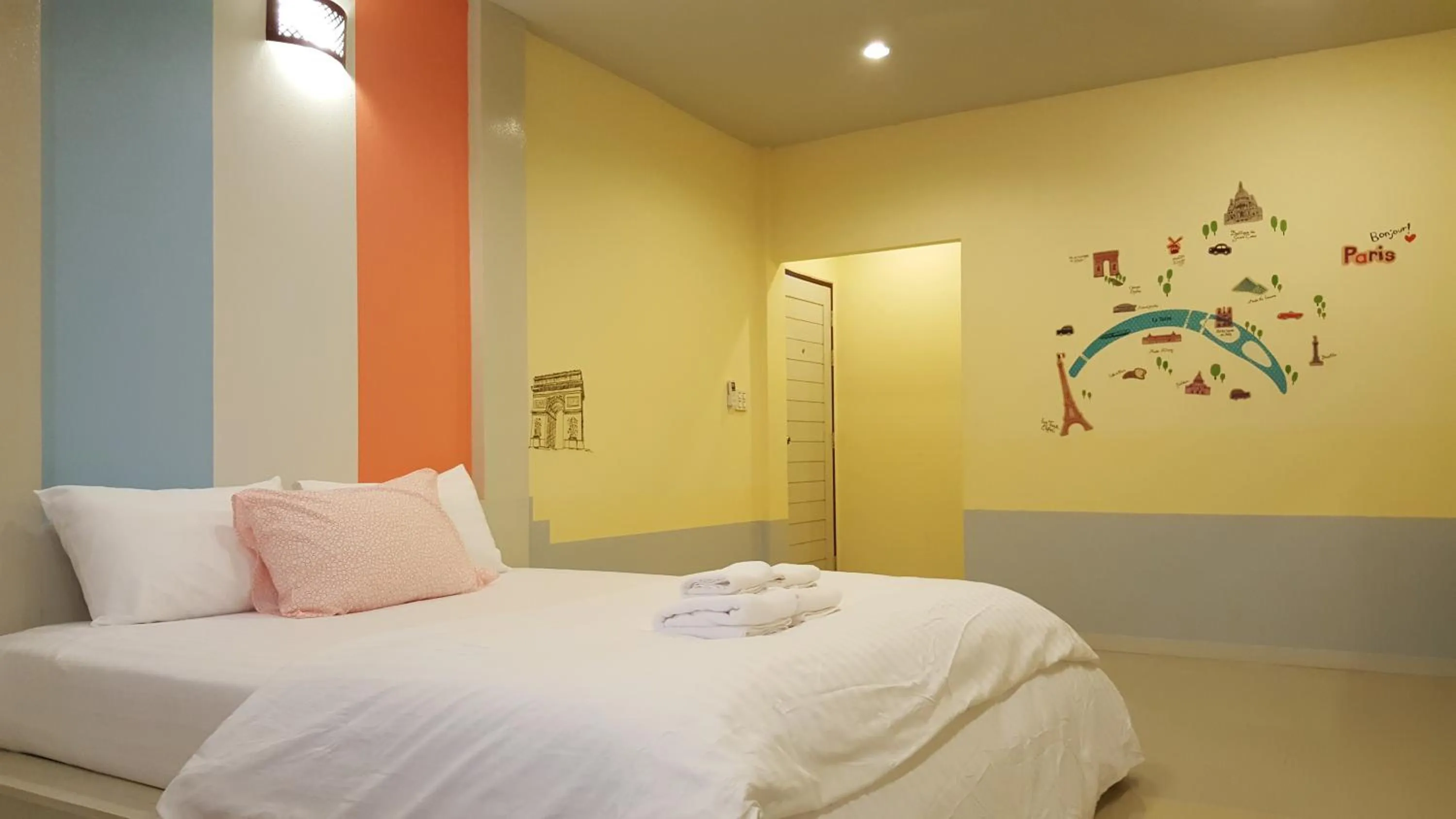 Bed in Juntima Place at Amphawa