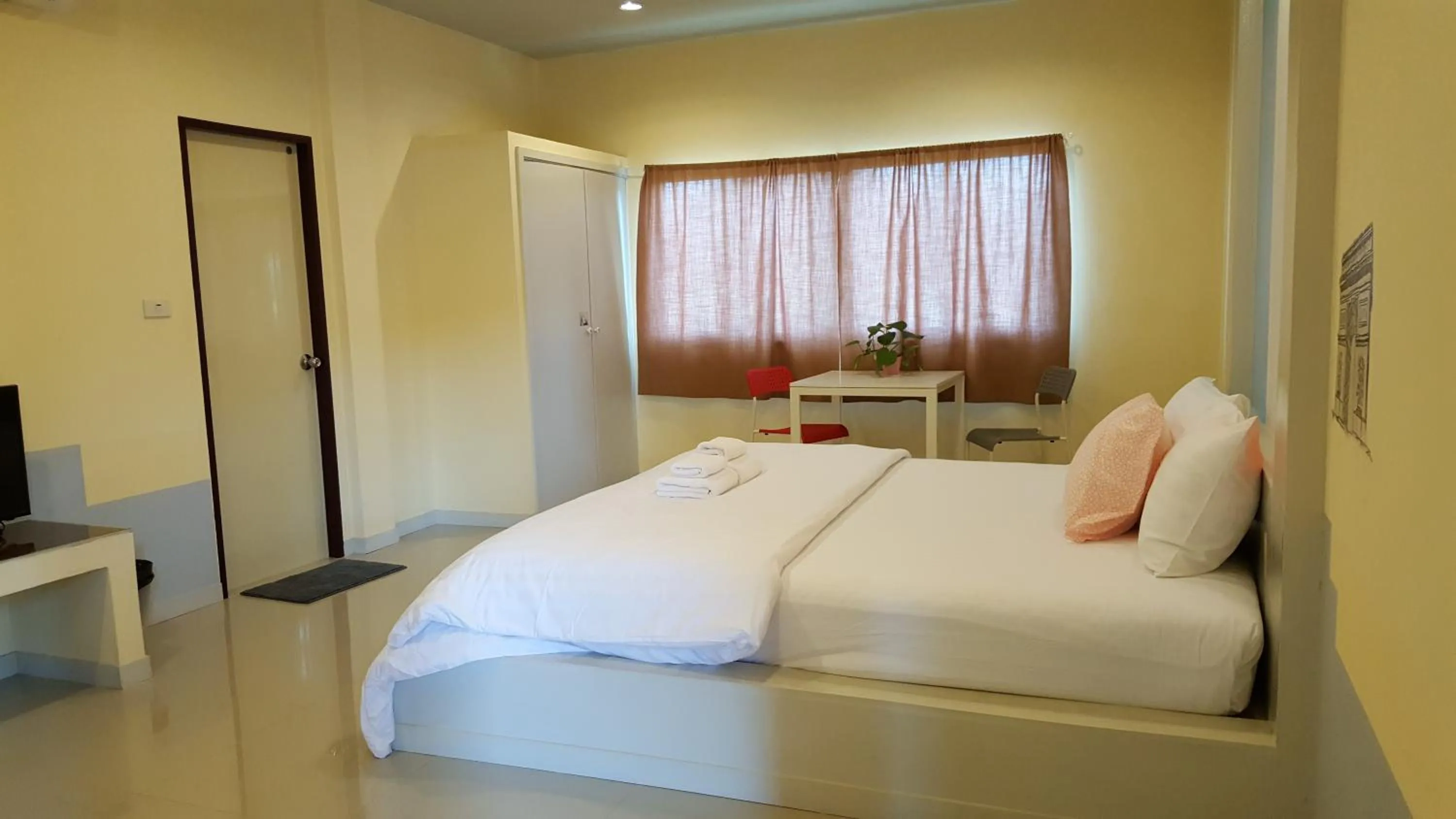 Bed in Juntima Place at Amphawa