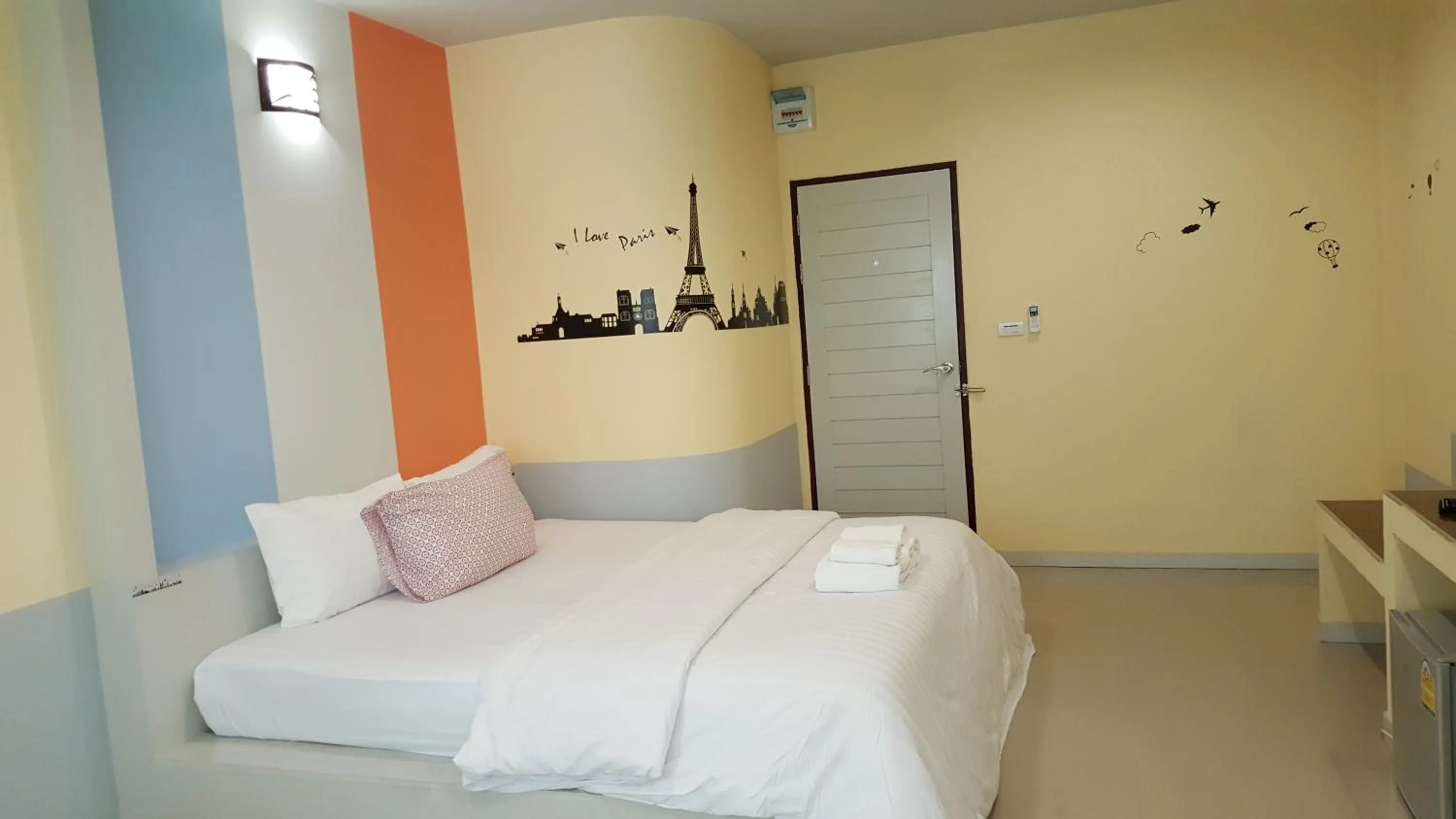 Bed in Juntima Place at Amphawa