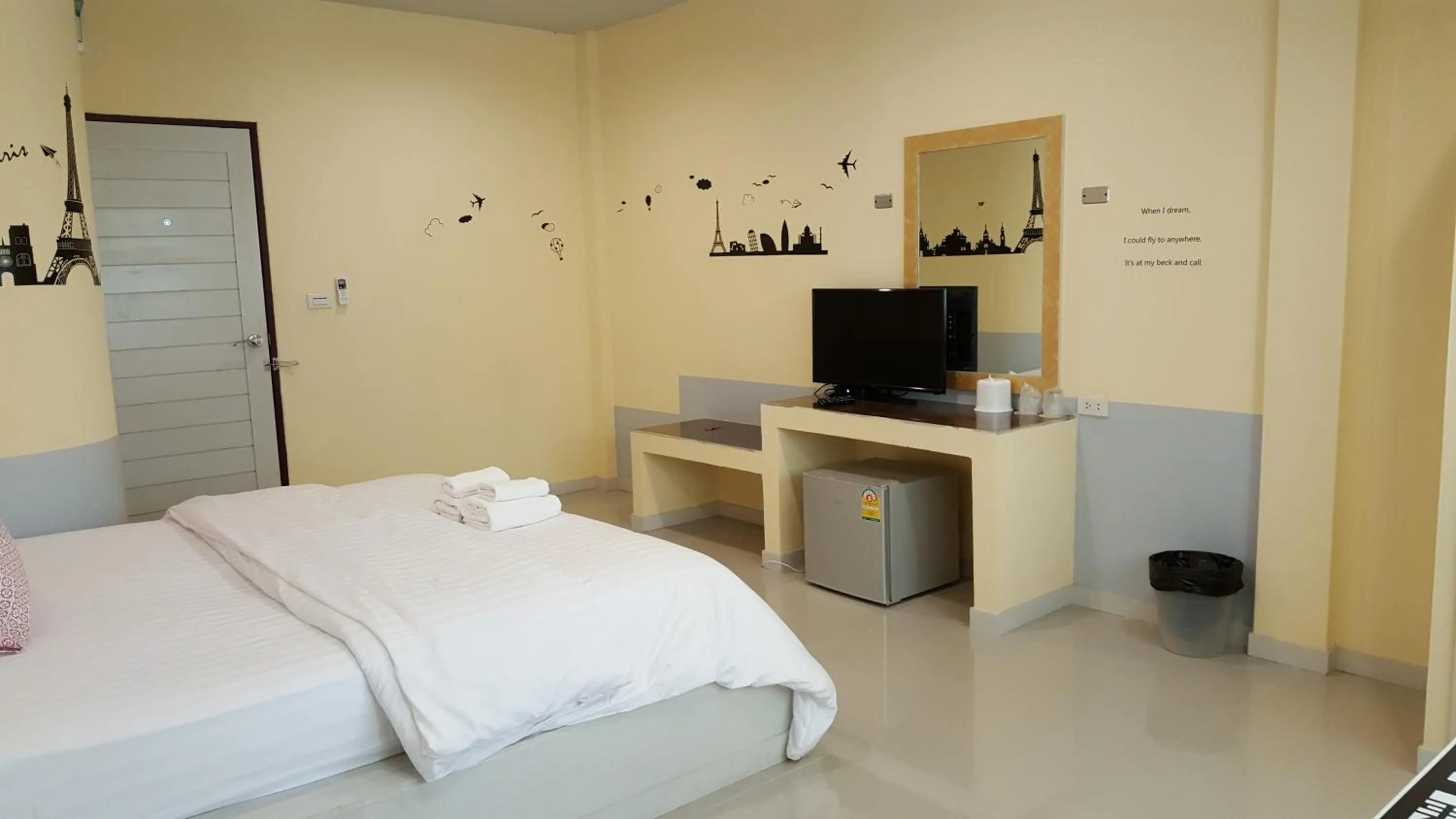 Bed in Juntima Place at Amphawa