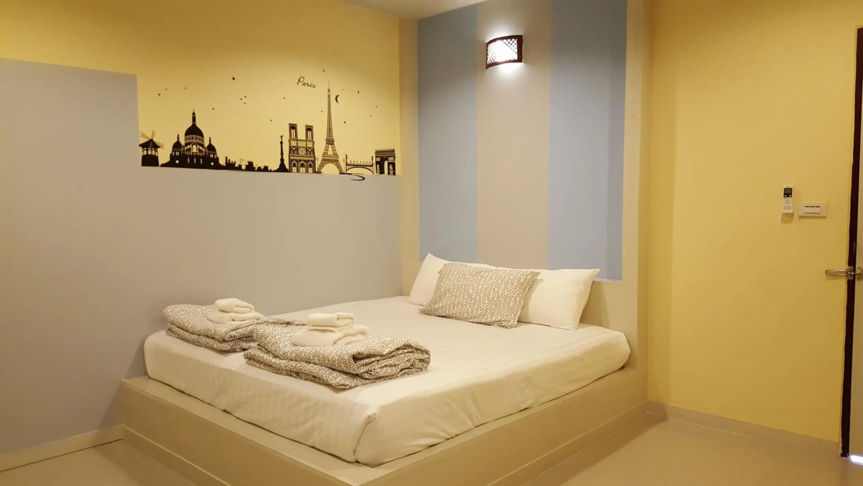 Bed in Juntima Place at Amphawa