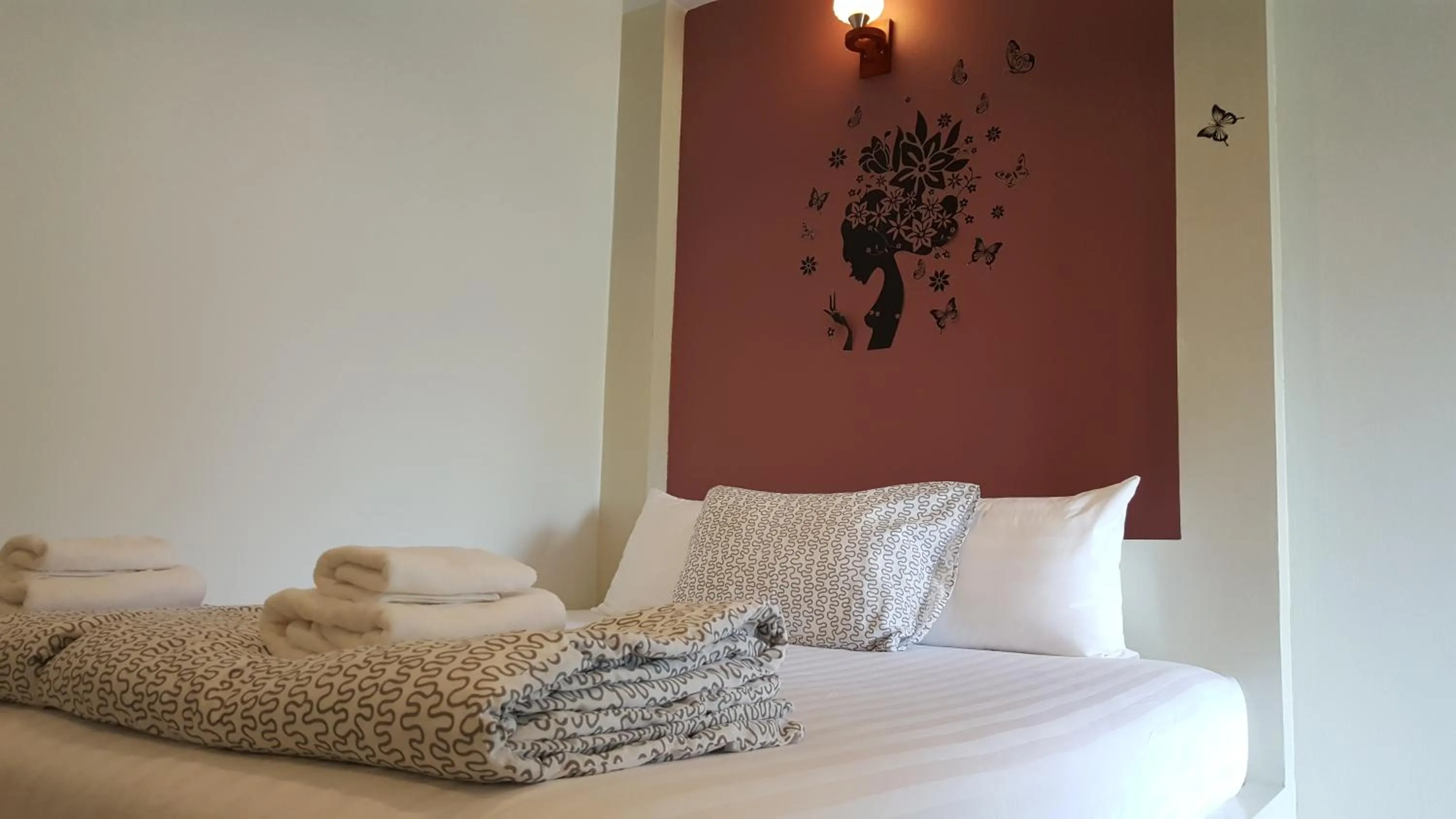 Bed in Juntima Place at Amphawa