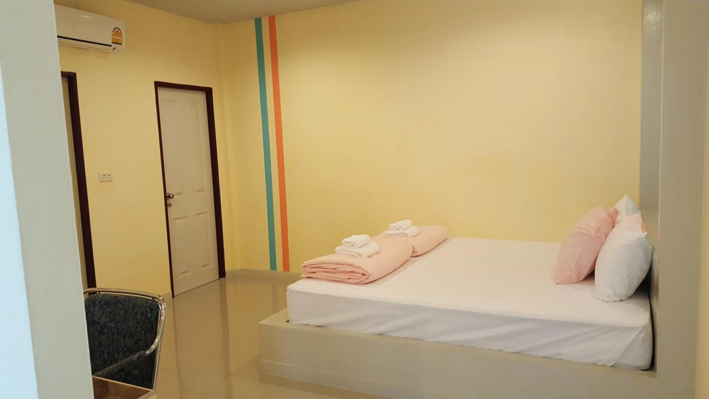 Bed in Juntima Place at Amphawa