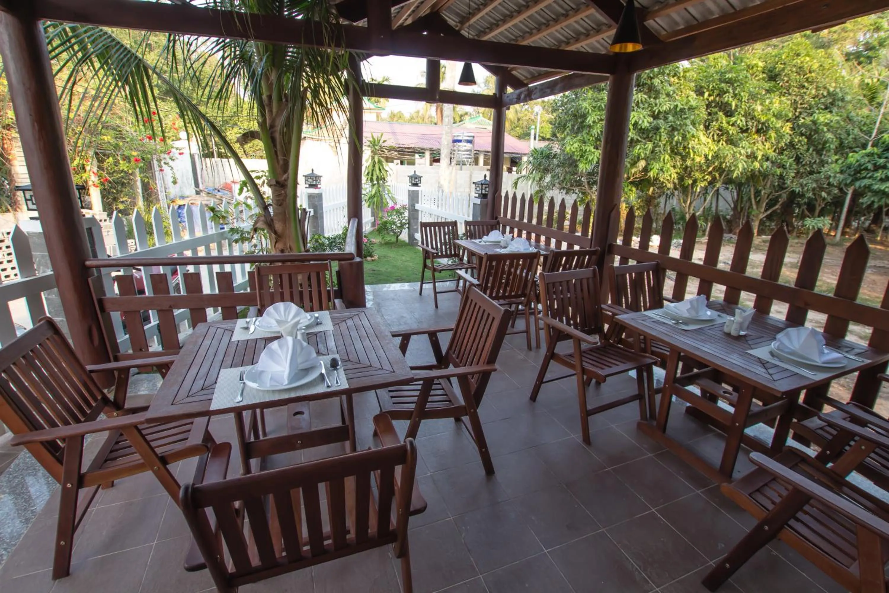 Restaurant/places to eat in Phu Quoc Villa
