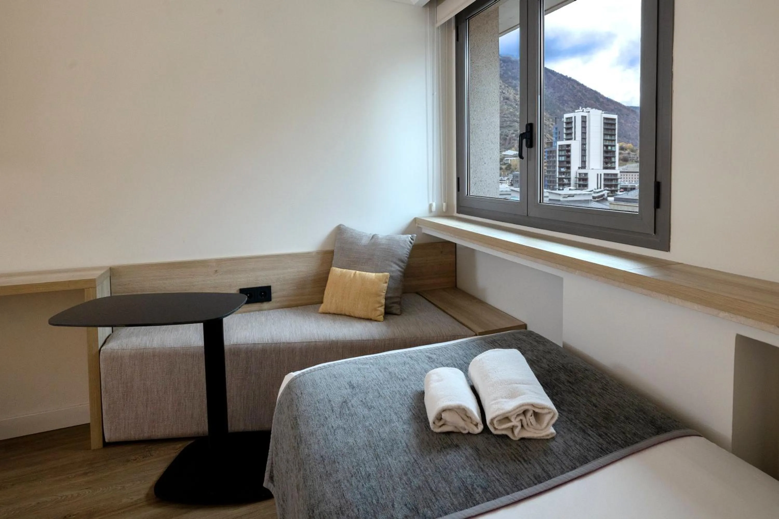 Photo of the whole room in Sercotel Delfos Andorra