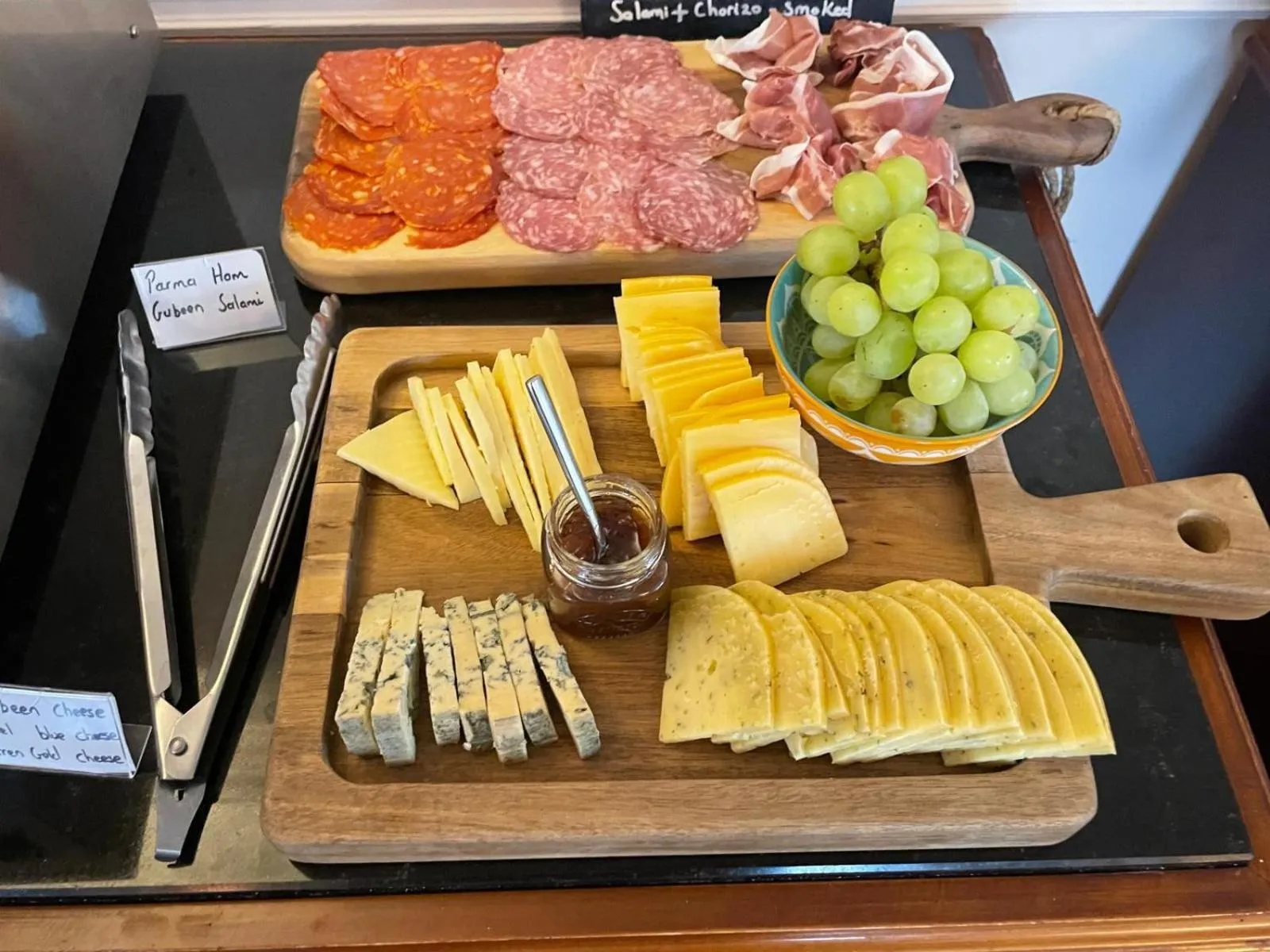 Breakfast in Hazelwood Lodge