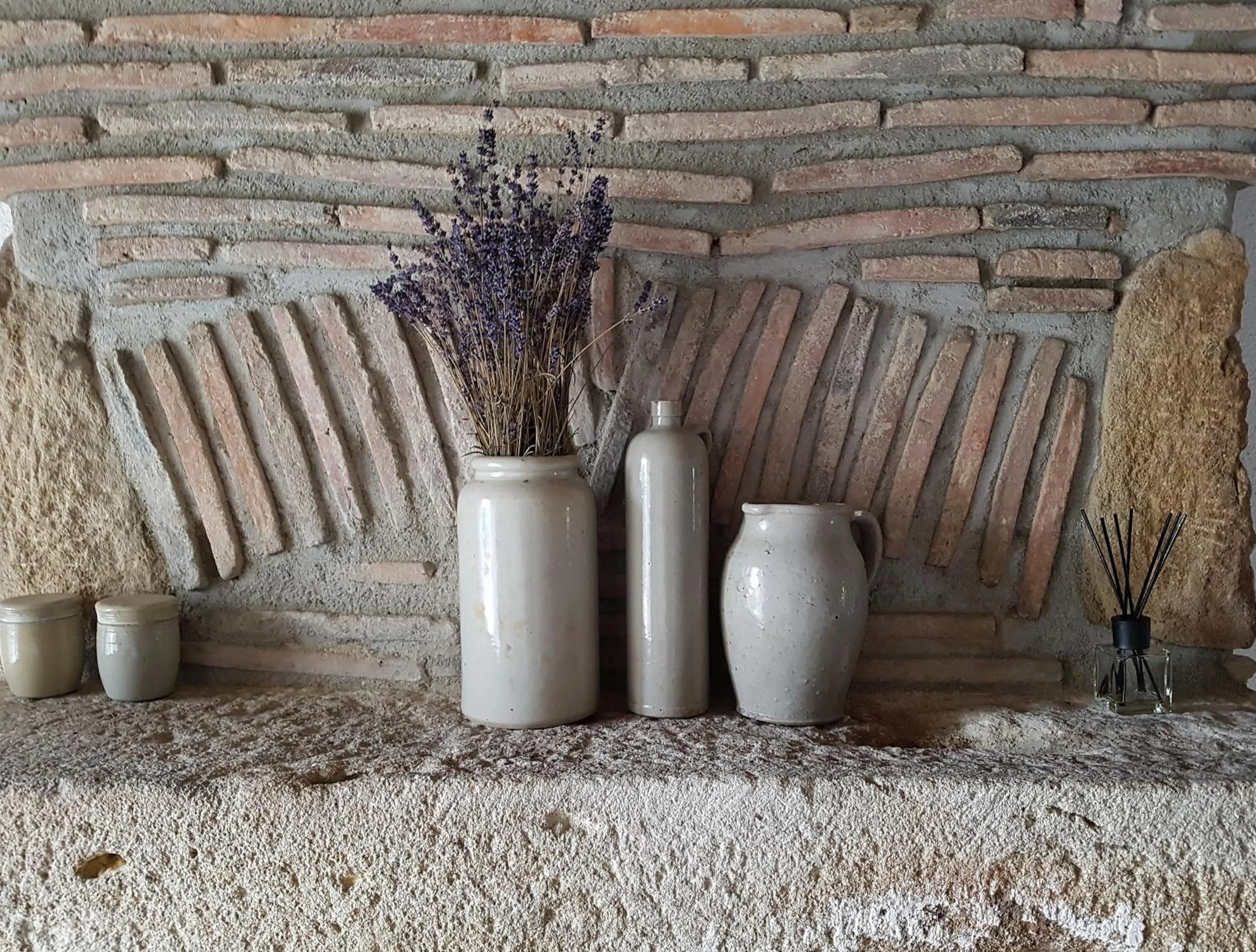 Decorative detail in Moulin Renaudiots - Escapade Luxe Refuge cosy & Bourgogne au coin du feu