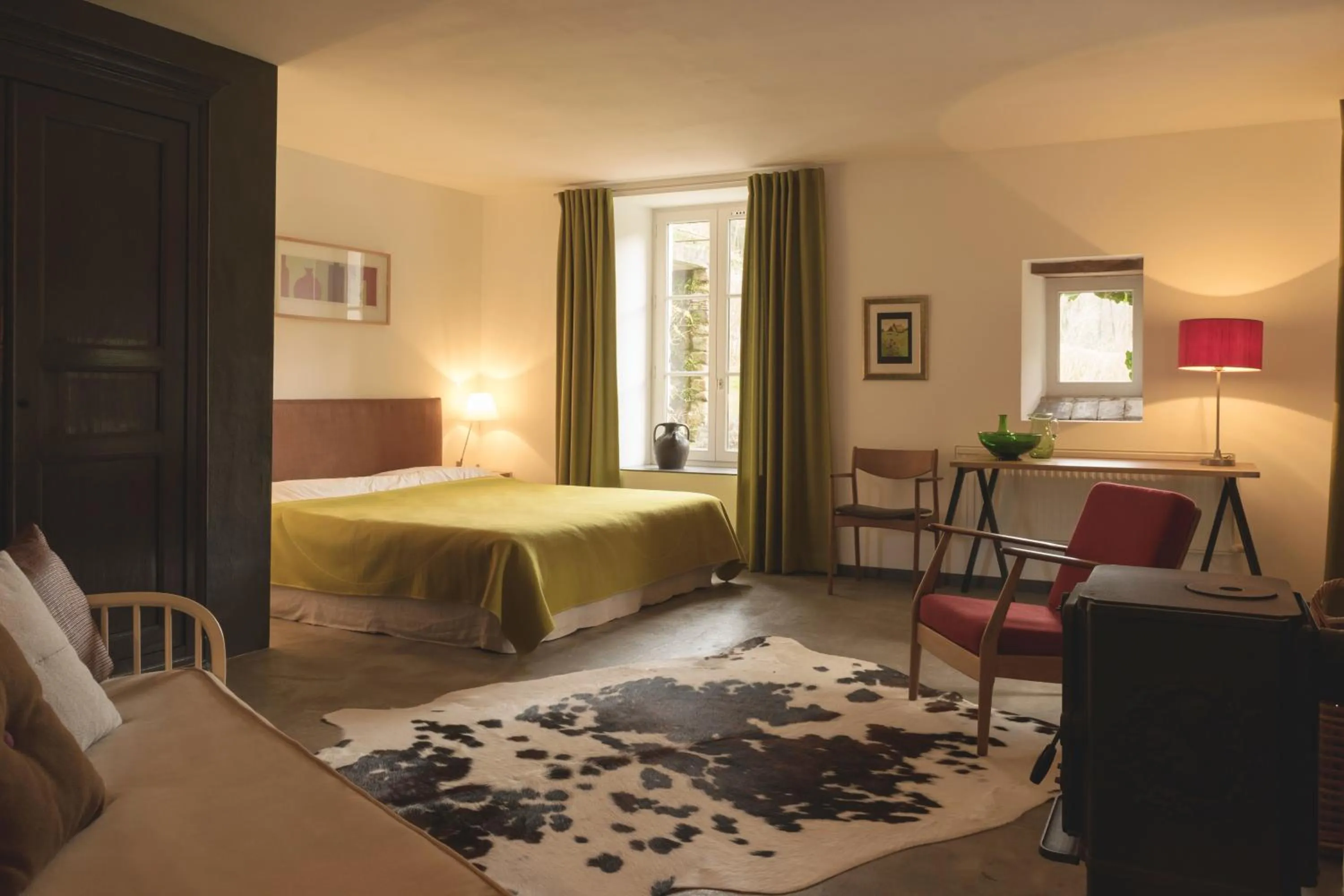 Day, Bed in Moulin Renaudiots - Escapade Luxe Refuge cosy & Bourgogne au coin du feu