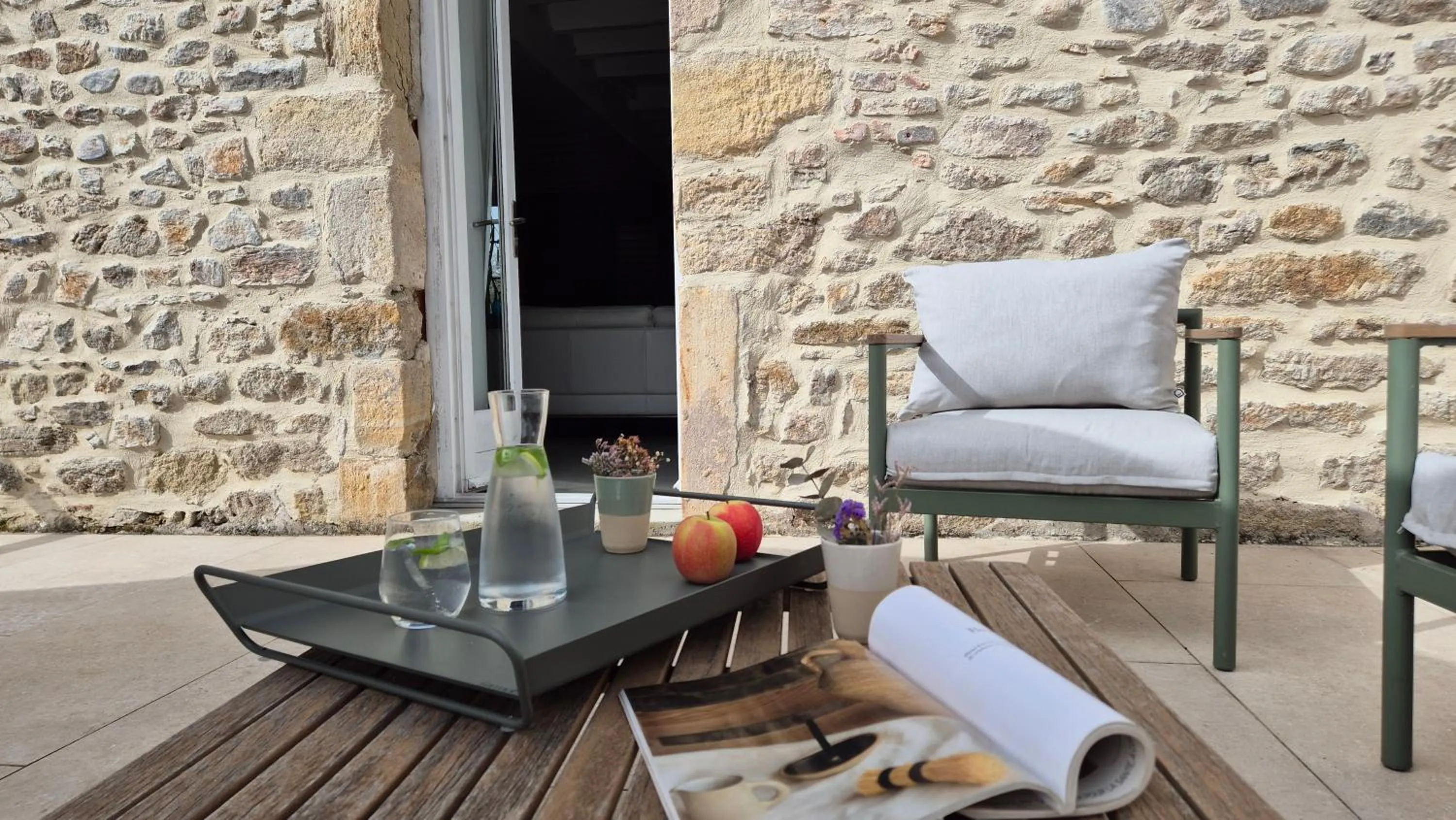 Patio in Moulin Renaudiots - Escapade Luxe Refuge cosy & Bourgogne au coin du feu