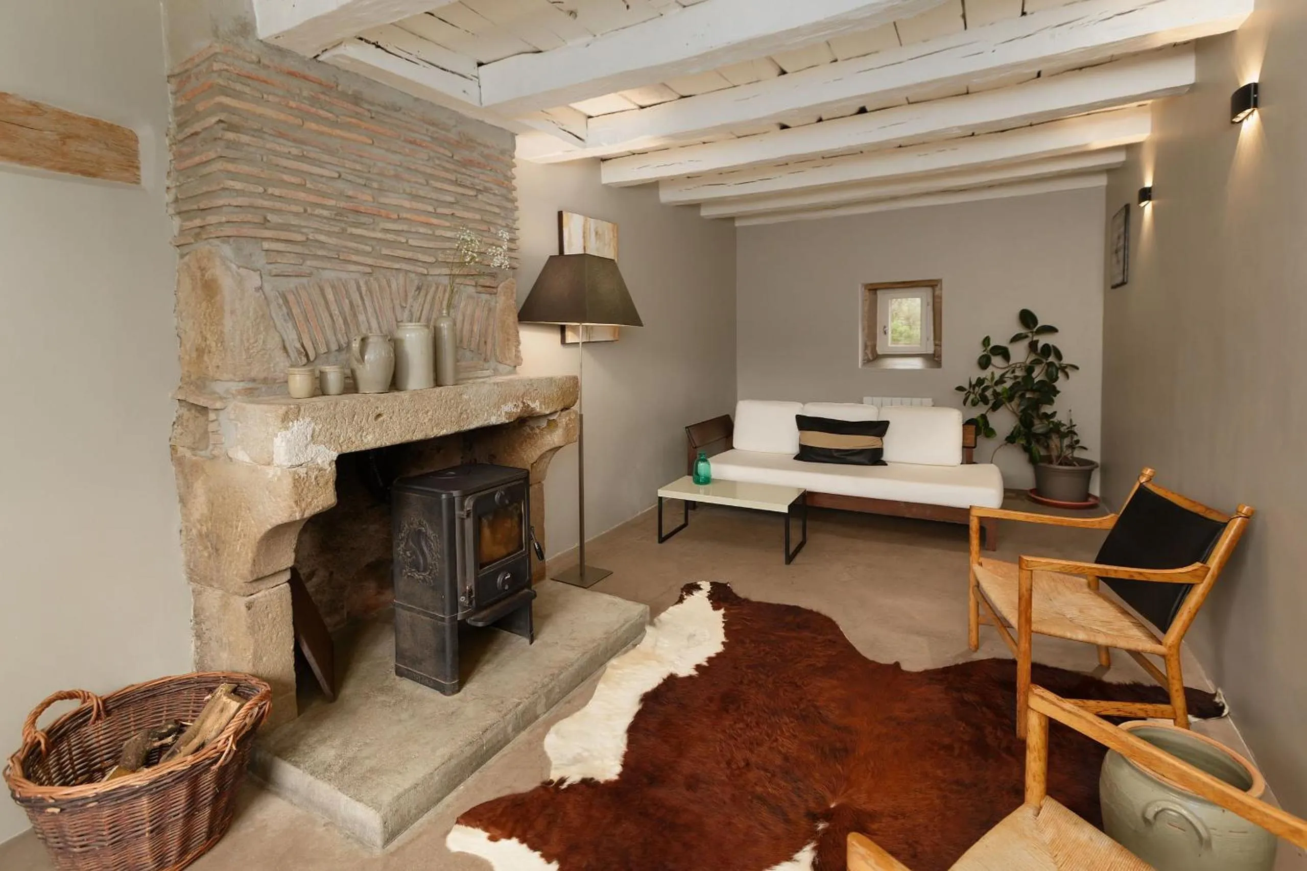 Living room in Moulin Renaudiots - Escapade Luxe Refuge cosy & Bourgogne au coin du feu