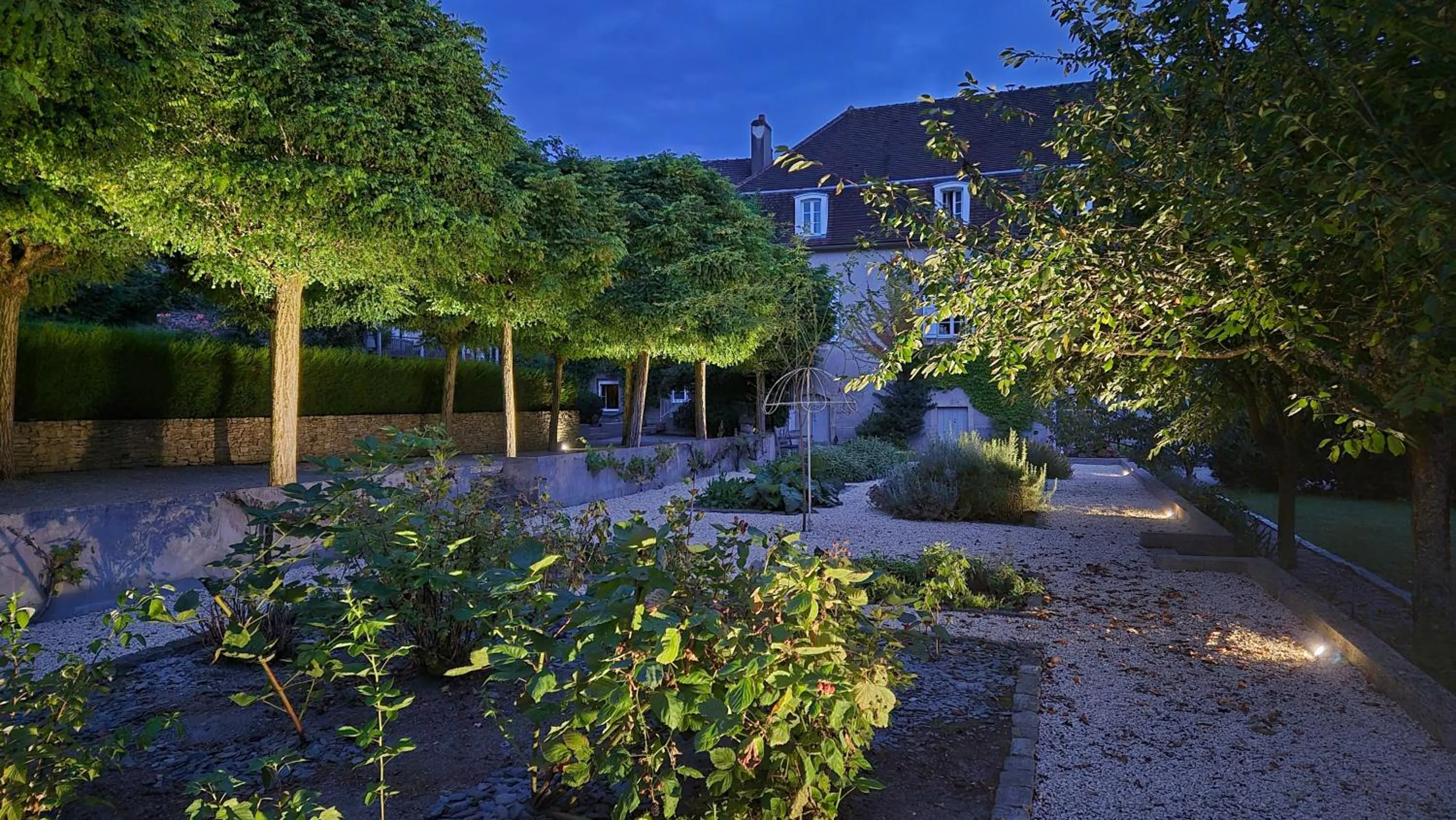 Garden in Moulin Renaudiots - Escapade Luxe Refuge cosy & Bourgogne au coin du feu