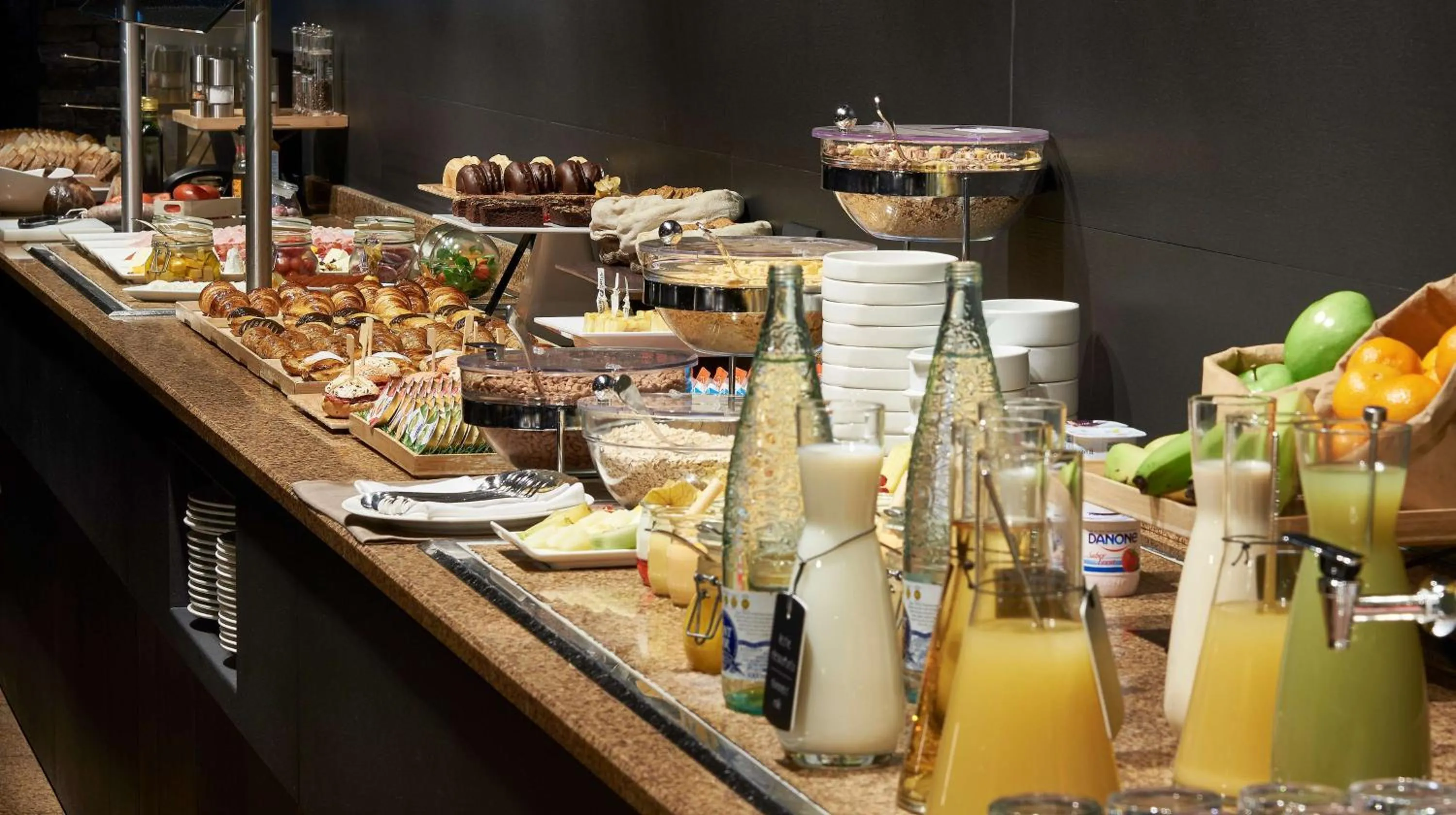 Restaurant/places to eat in NH Andorra la Vella