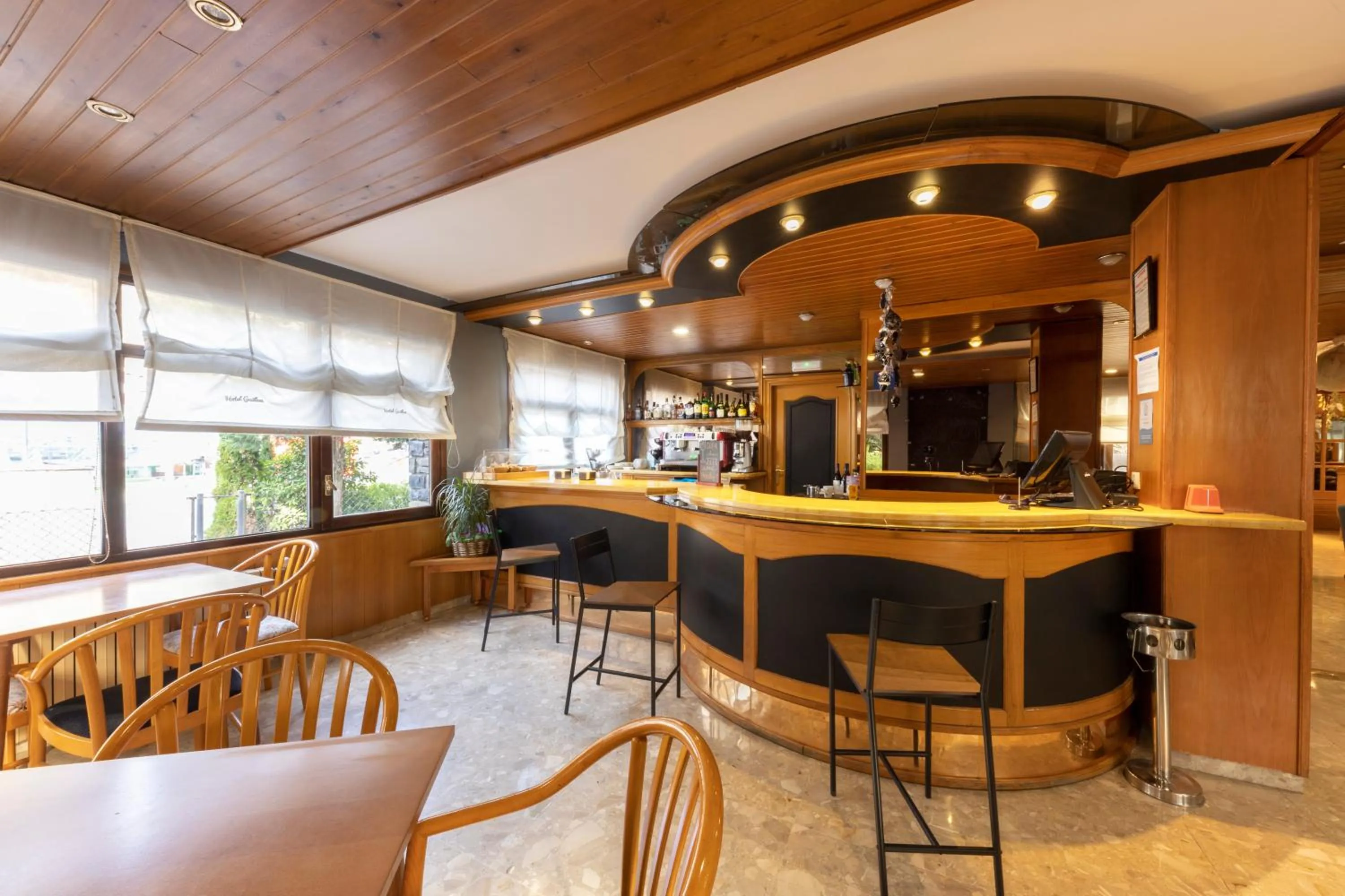 Lounge or bar in Hotel Guillem & Spa