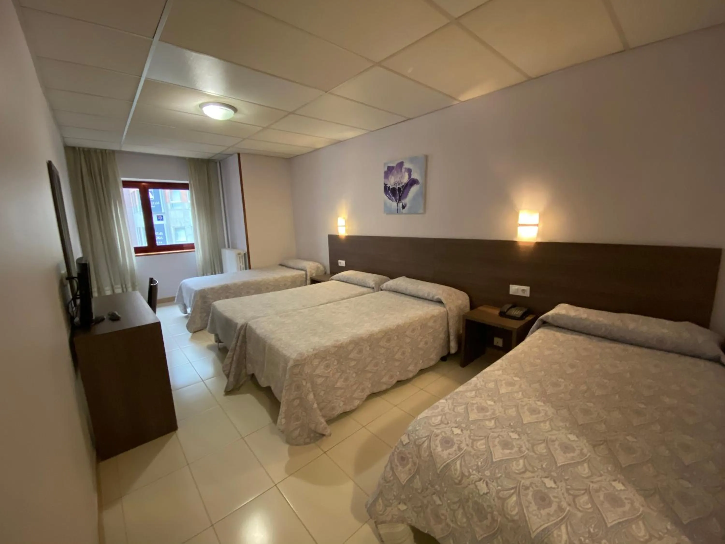 Somriu Hotel City M28