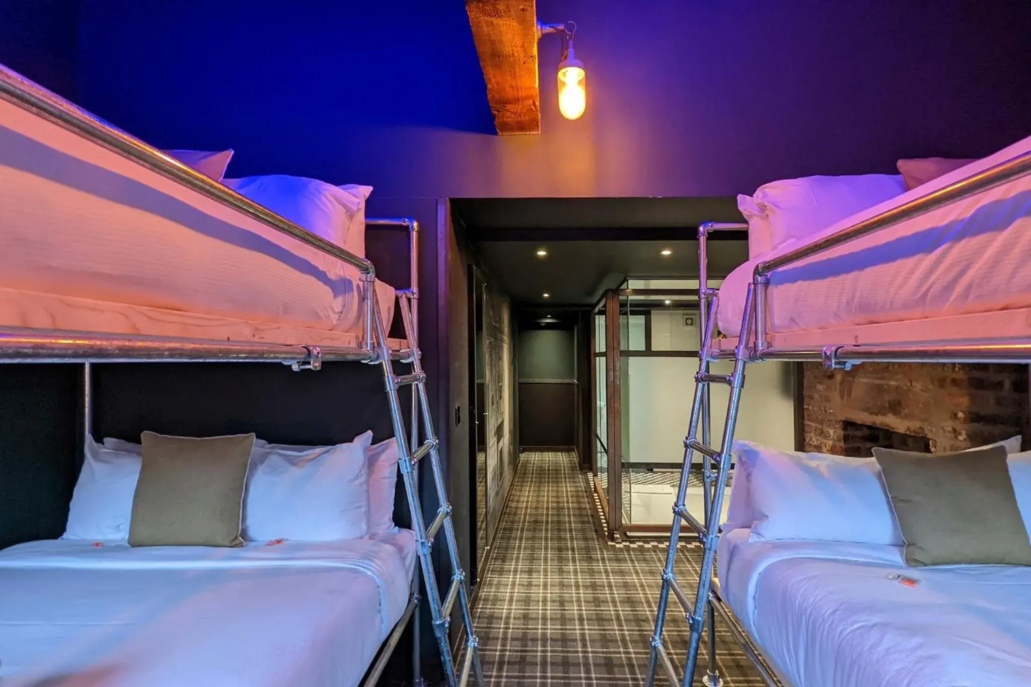 Deluxe Double Room with City View in Briggate Hotel Deluxe Double Room with City View in Briggate Hotel