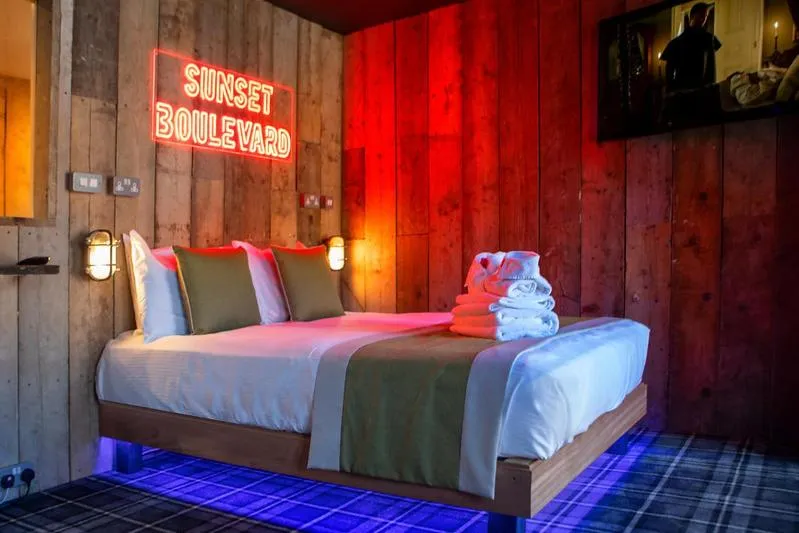 Bed in Briggate Hotel