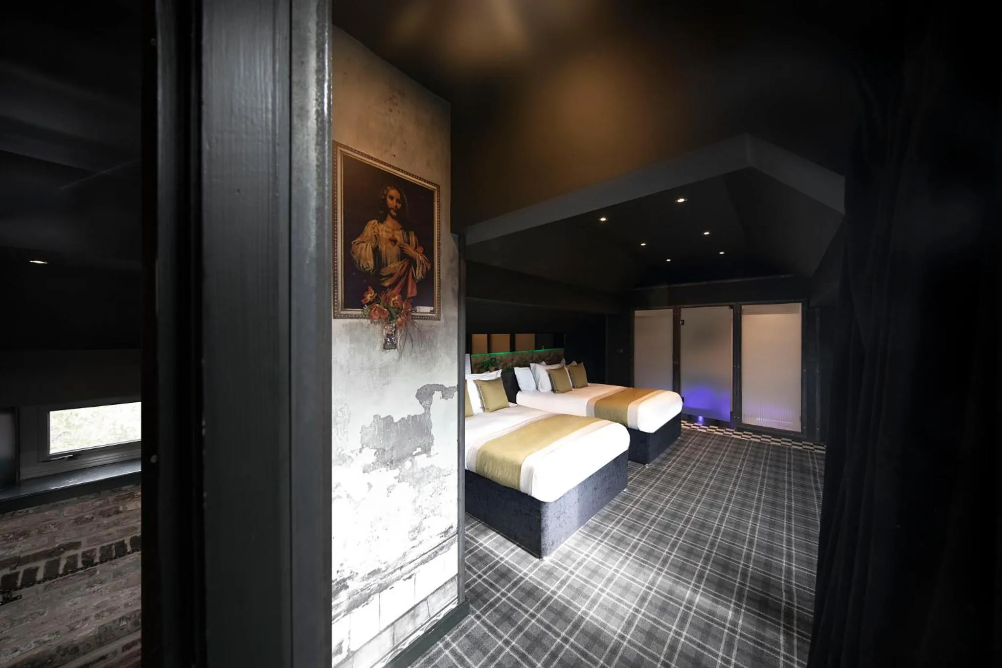 Bed in Briggate Hotel