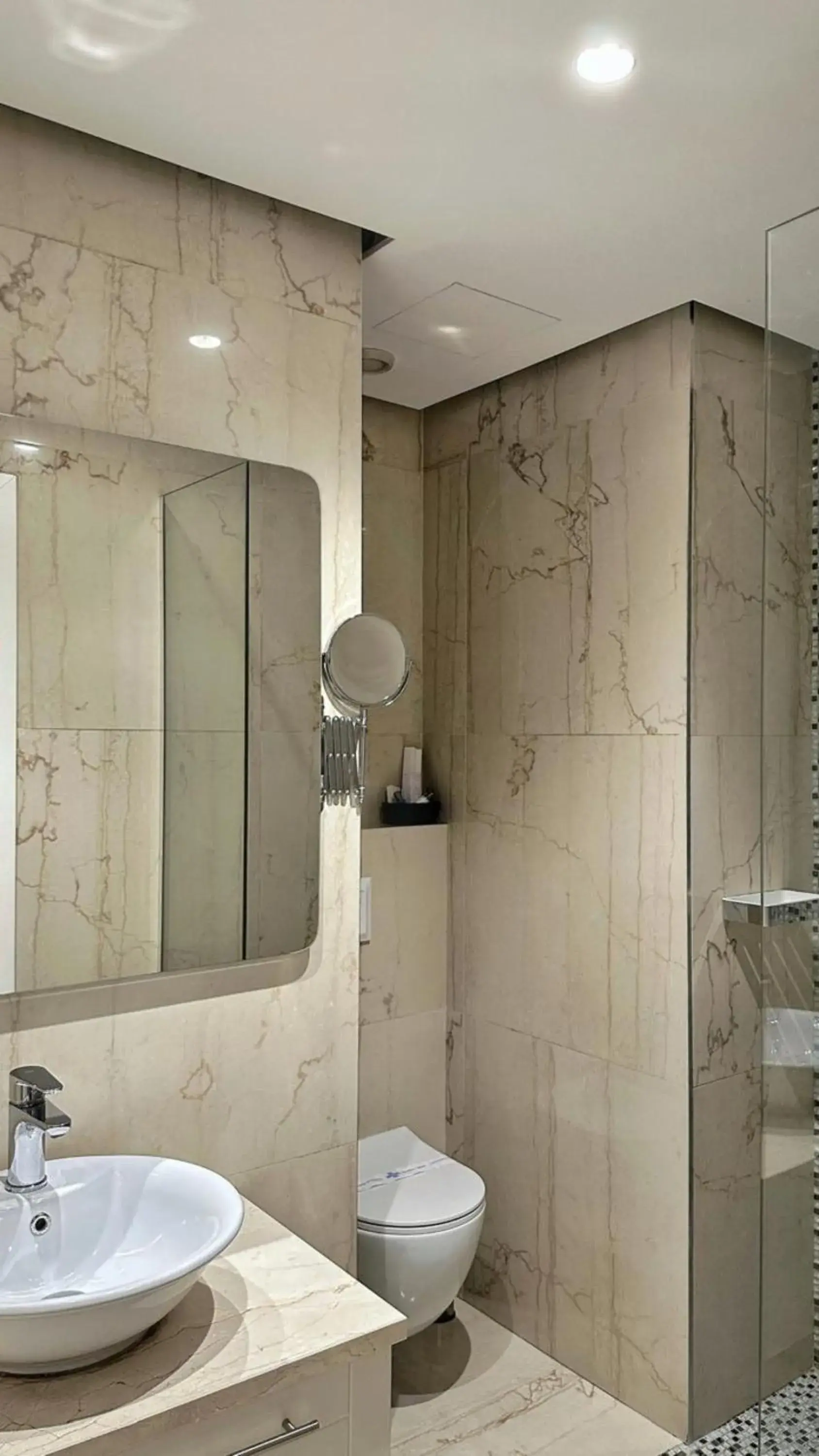 Standard Twin Room in Hotel Queen Standard Twin Room in Hotel Queen