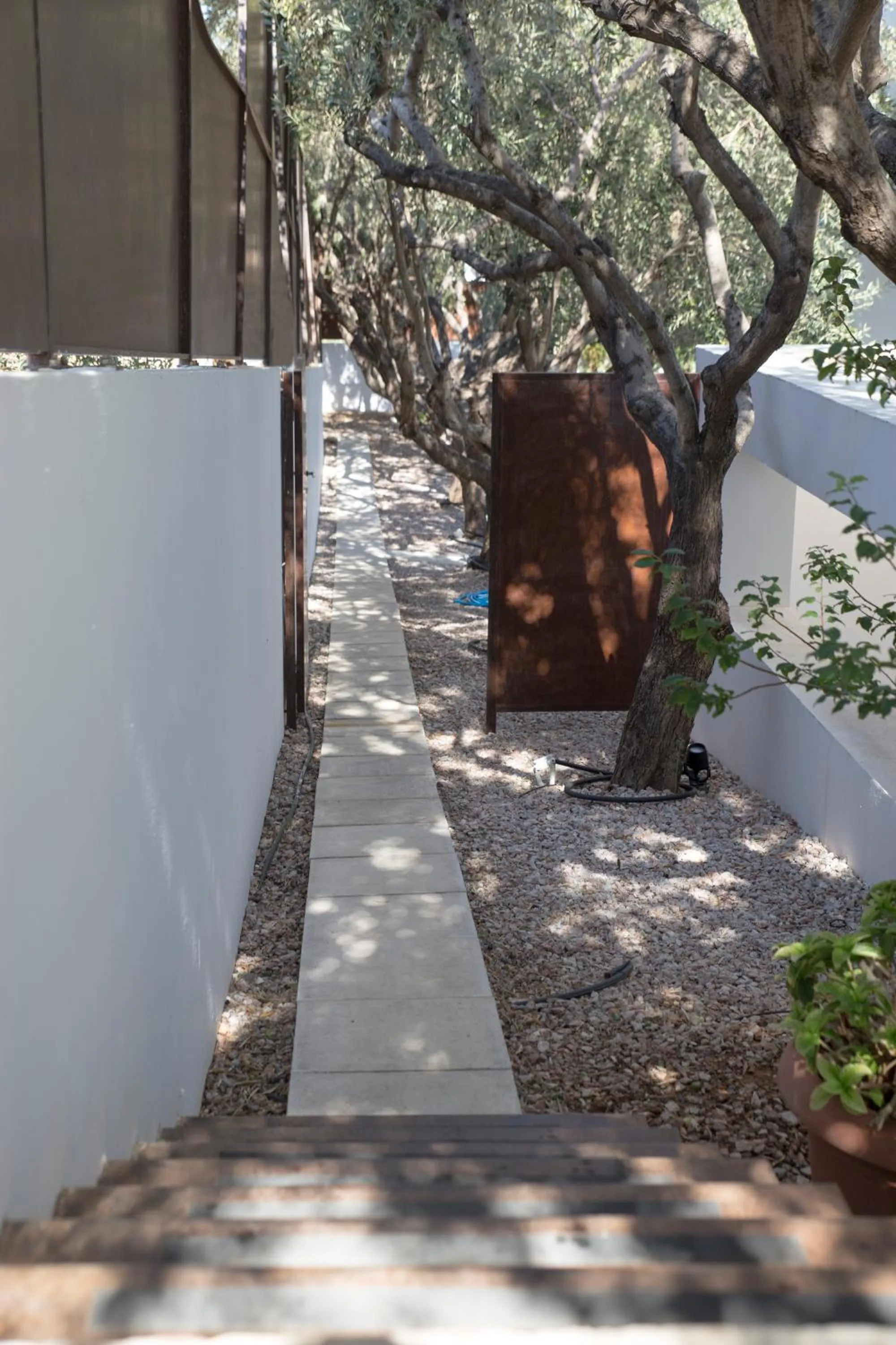 Day in Infinity White Complex by GK Properties