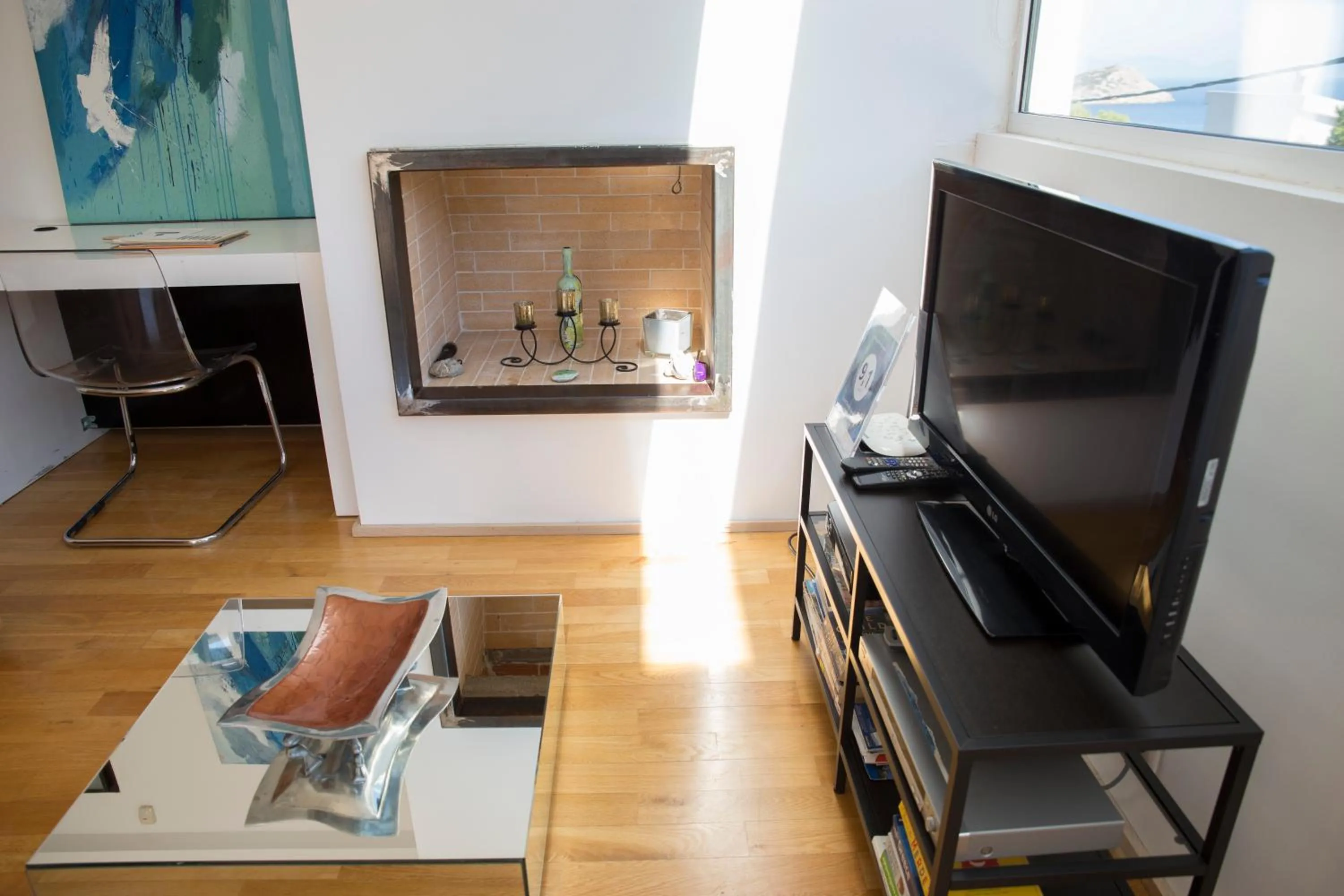 Day in Infinity White Complex by GK Properties