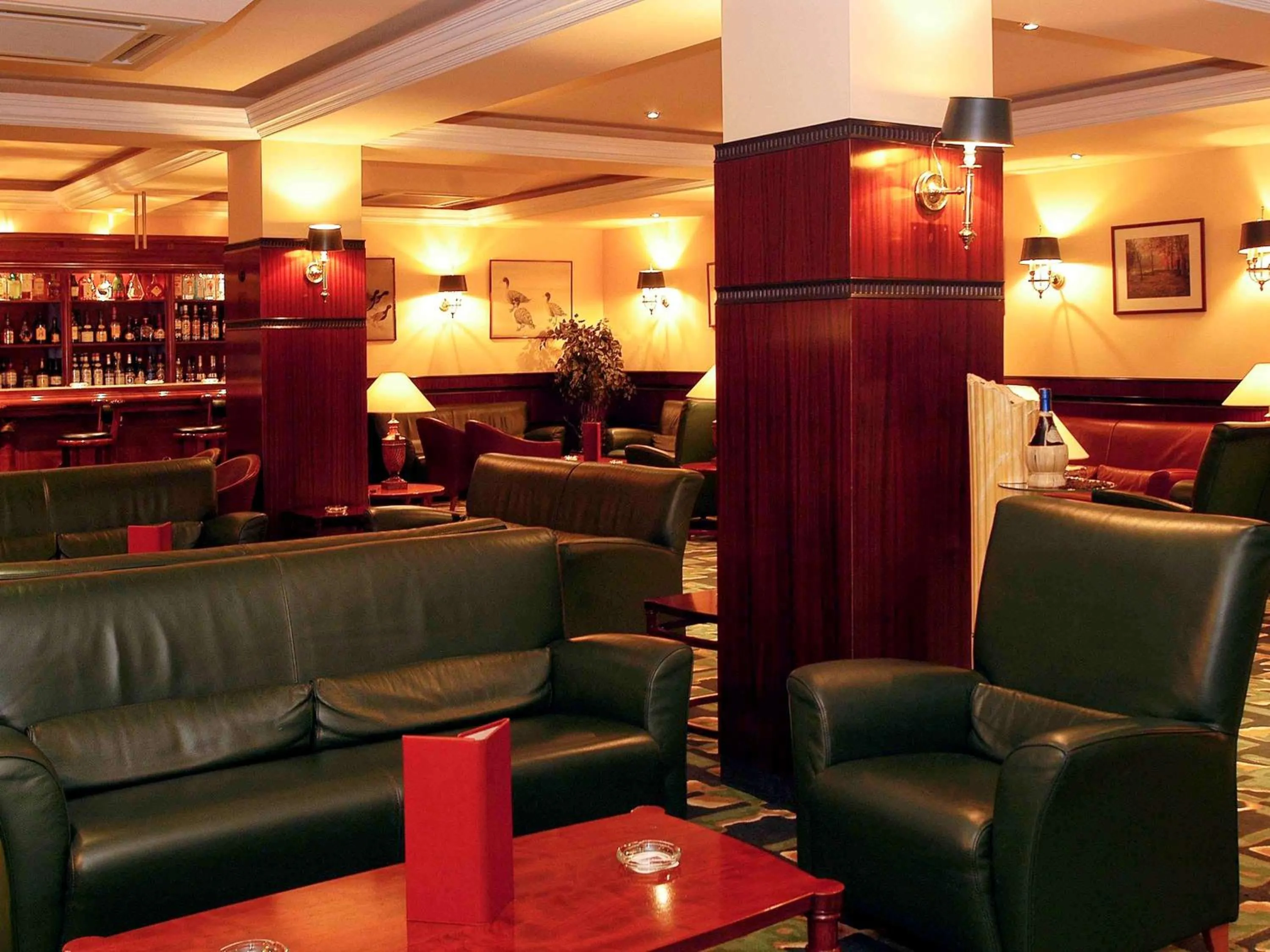 Lounge or bar in Mercure Andorra