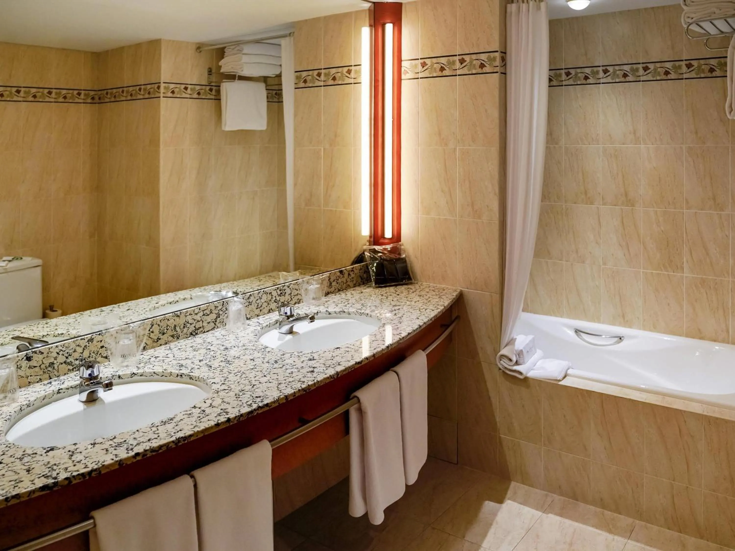 Bedroom in Mercure Andorra