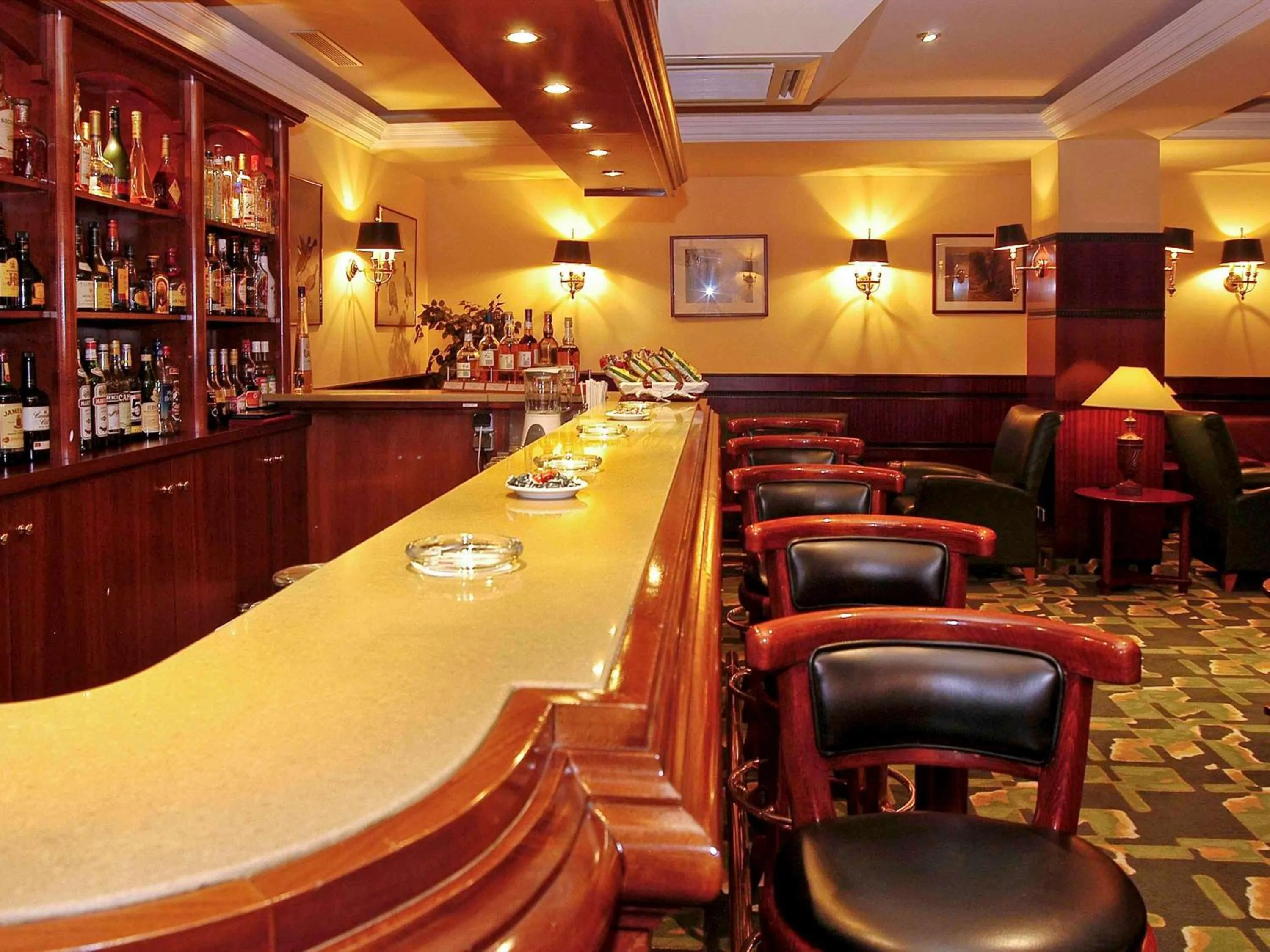 Lounge or bar in Mercure Andorra