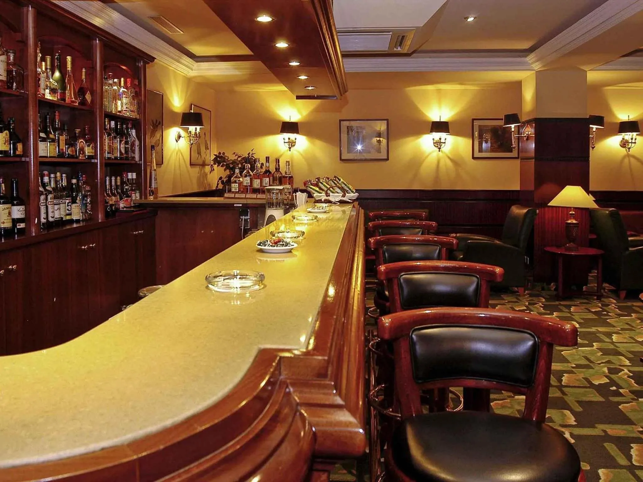 Lounge or bar in Mercure Andorra