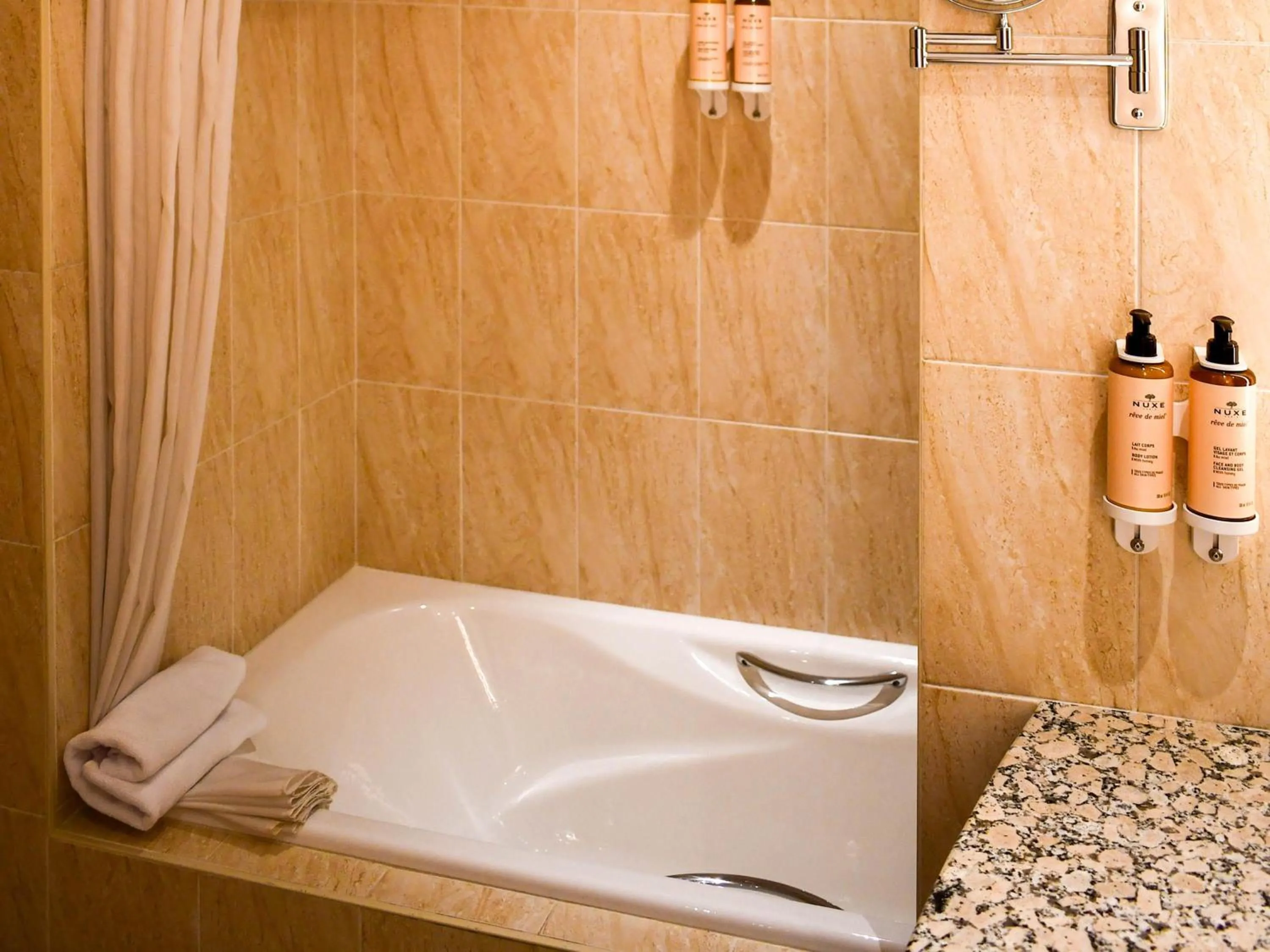 Bedroom in Mercure Andorra