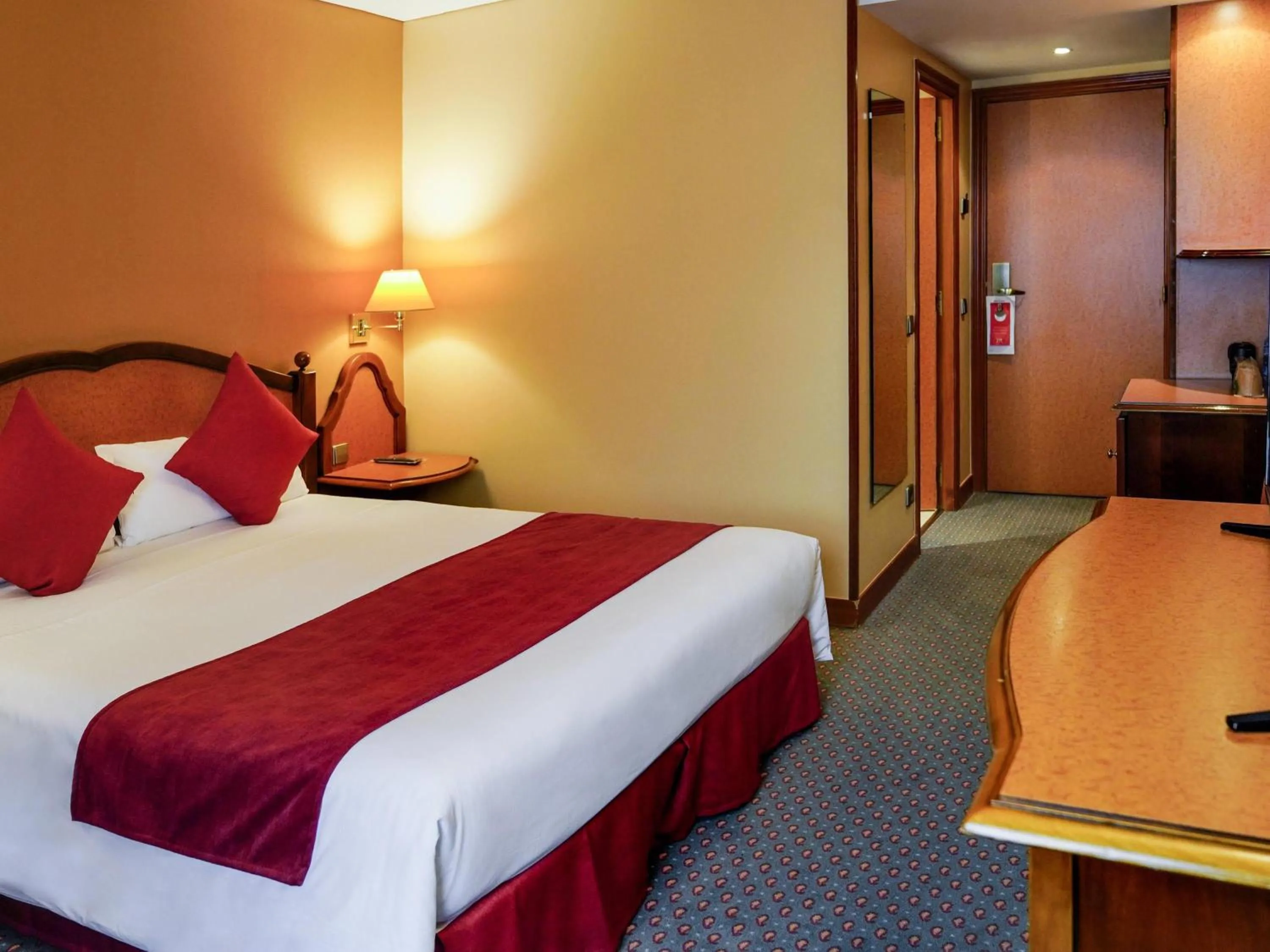 Bedroom, Bed in Mercure Andorra