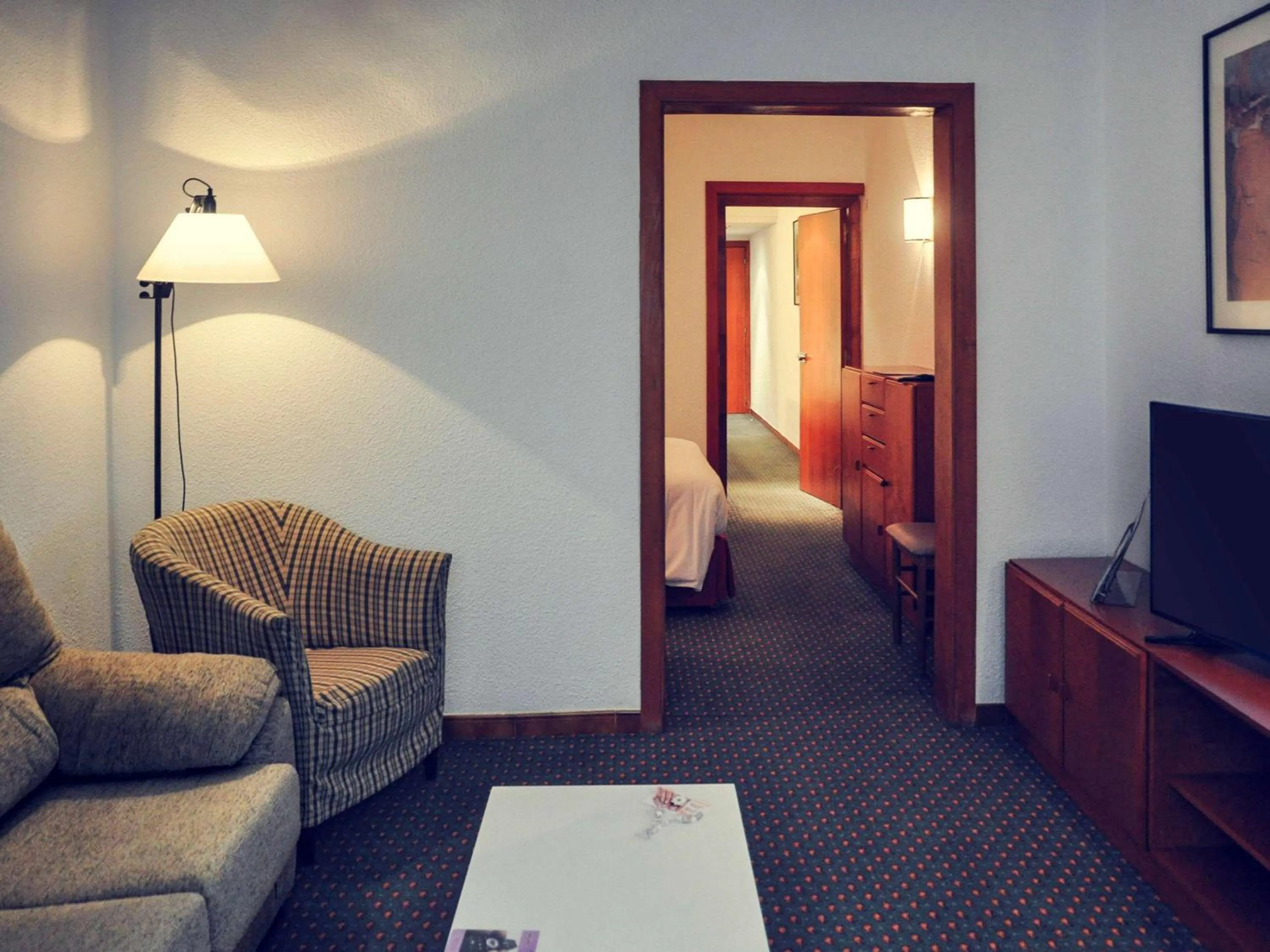 Photo of the whole room, Bed in Mercure Andorra