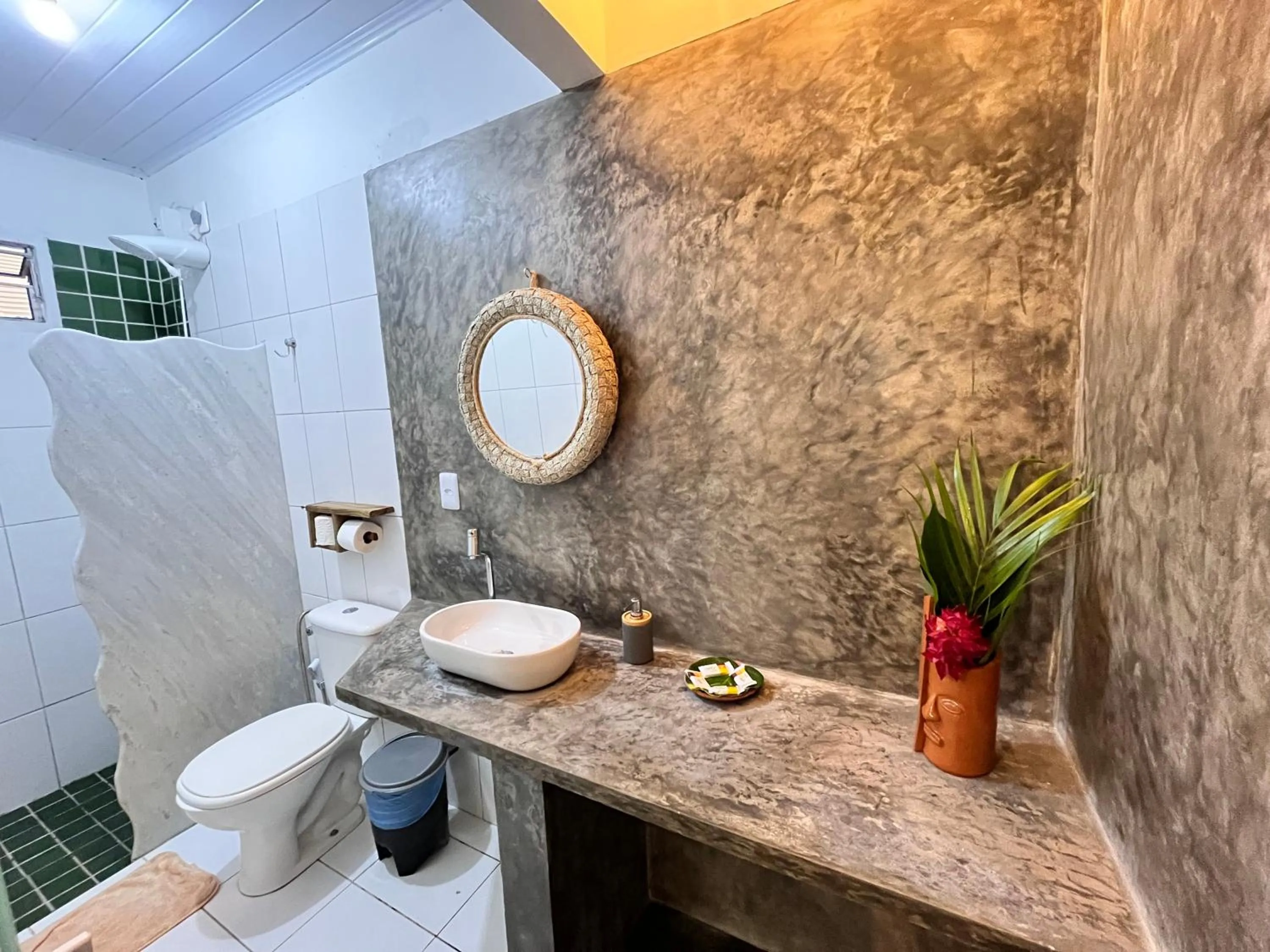 Shower in Pousada Nascente do Sol