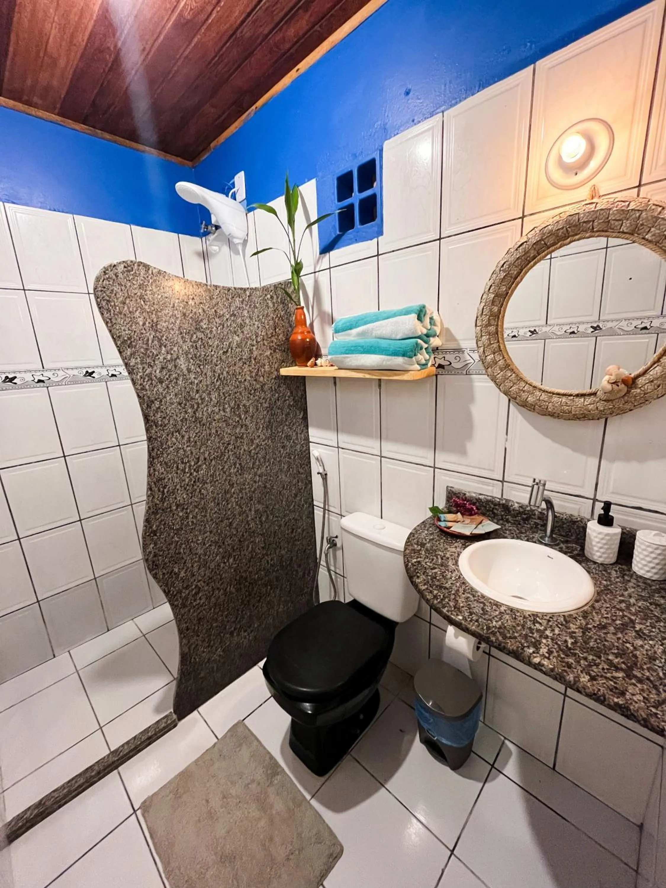 Shower in Pousada Nascente do Sol