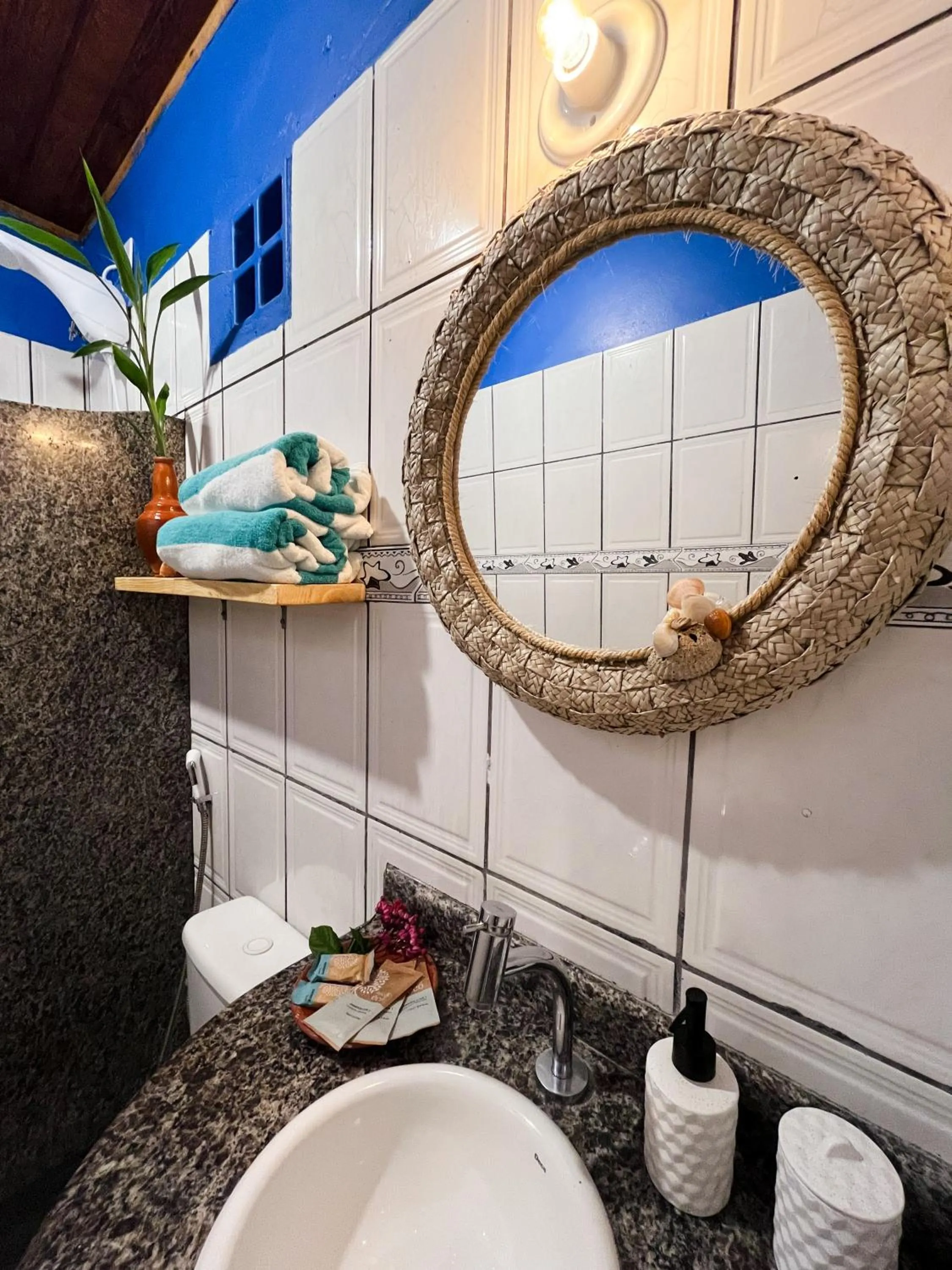 Toilet in Pousada Nascente do Sol