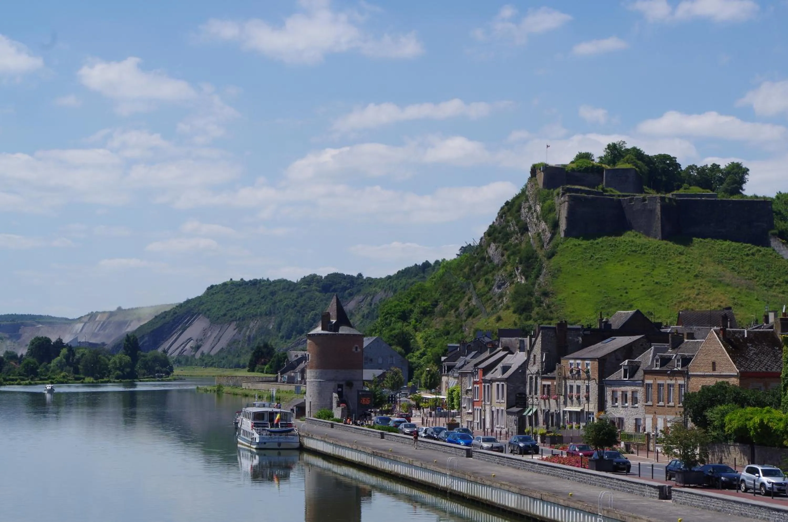 Bedroom in Hôtel Le Roosevelt